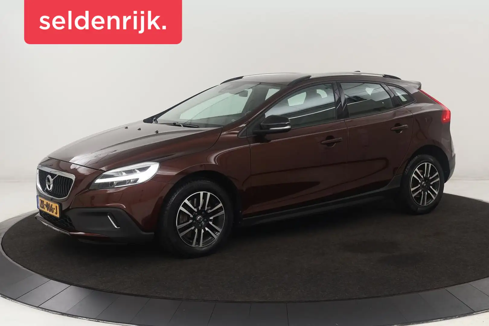 Volvo V40 Cross Country 2.0 T4 Momentum | Automaat | Stoelverwarming | Tre Marrón - 1