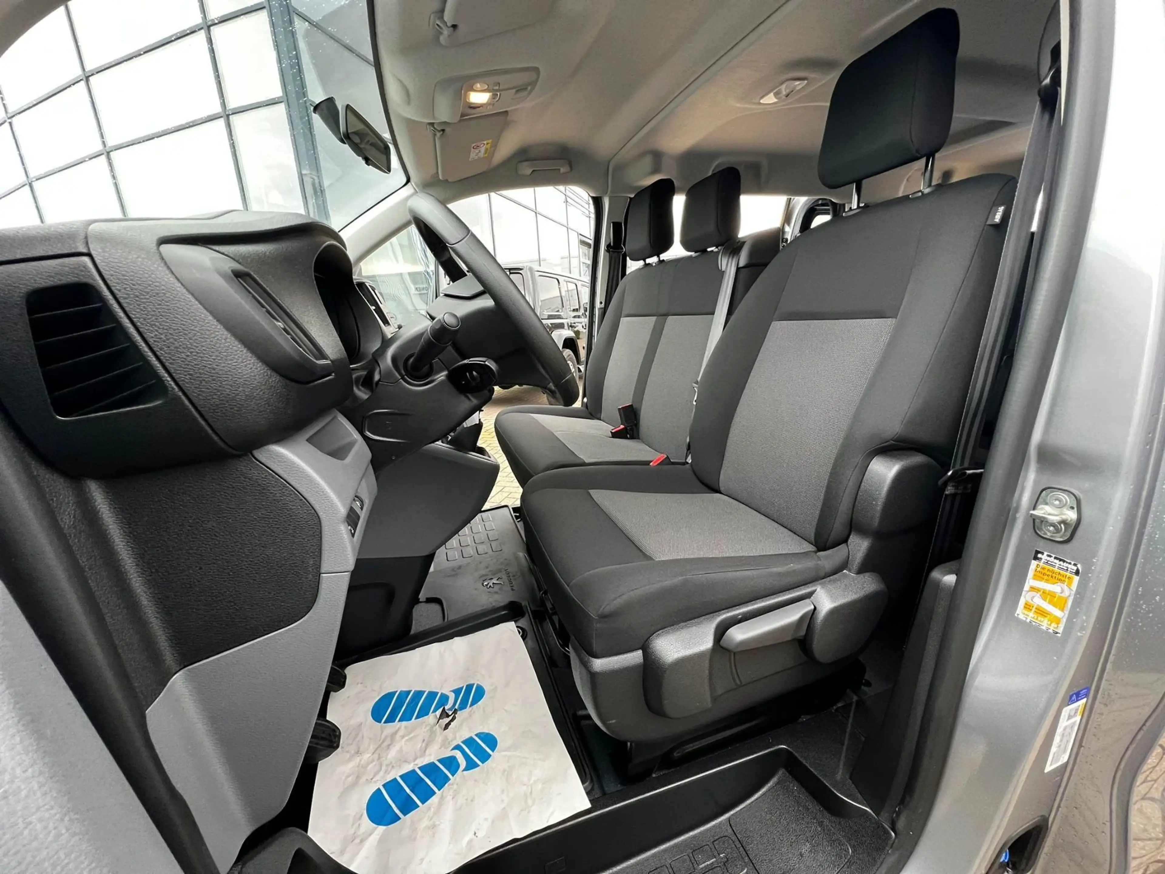 Peugeot Expert KOMBI L2 HDI 145S +9-Sitzer+WKR+ — photo 12
