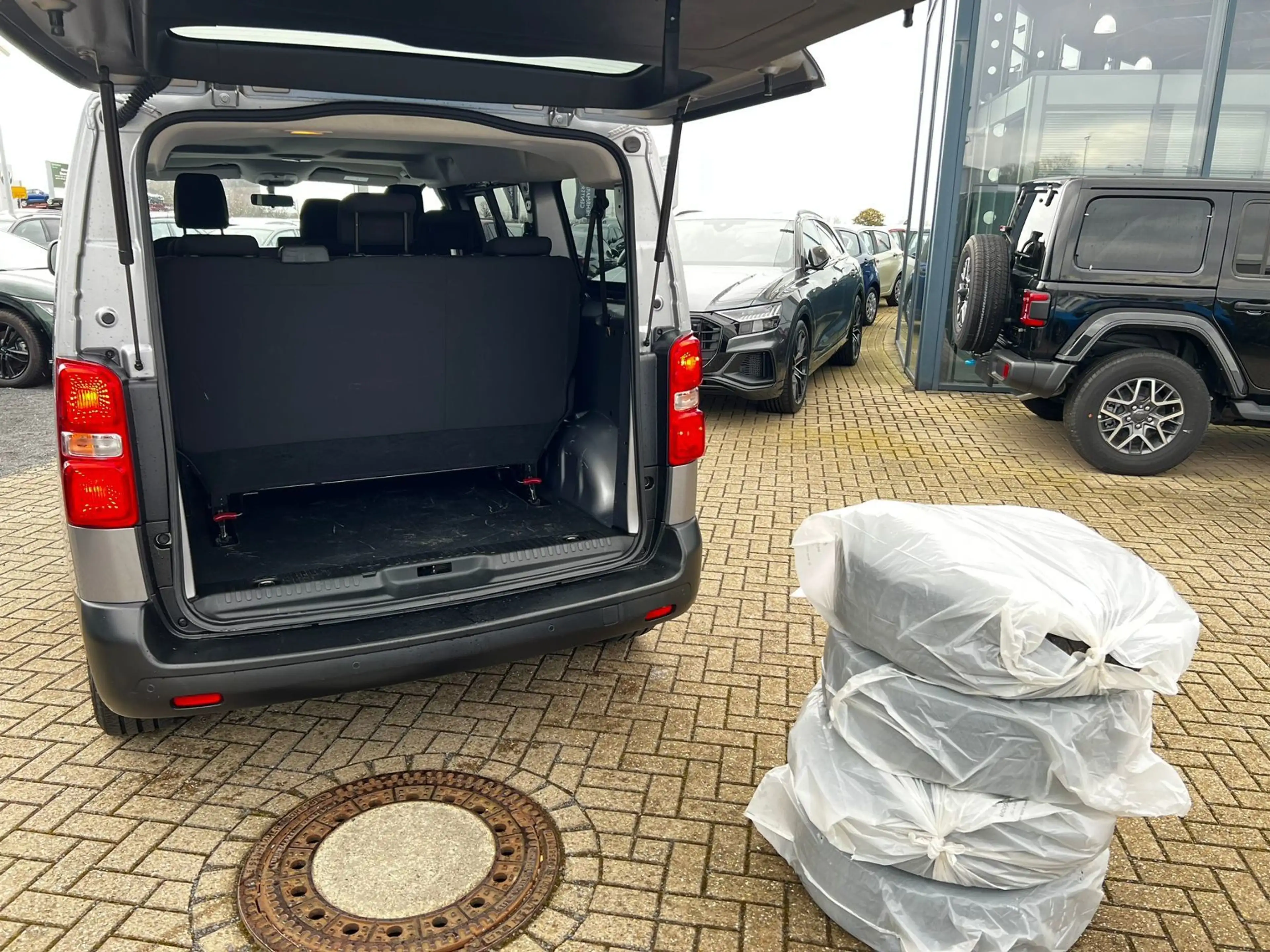 Peugeot Expert KOMBI L2 HDI 145S +9-Sitzer+WKR+ — photo 13