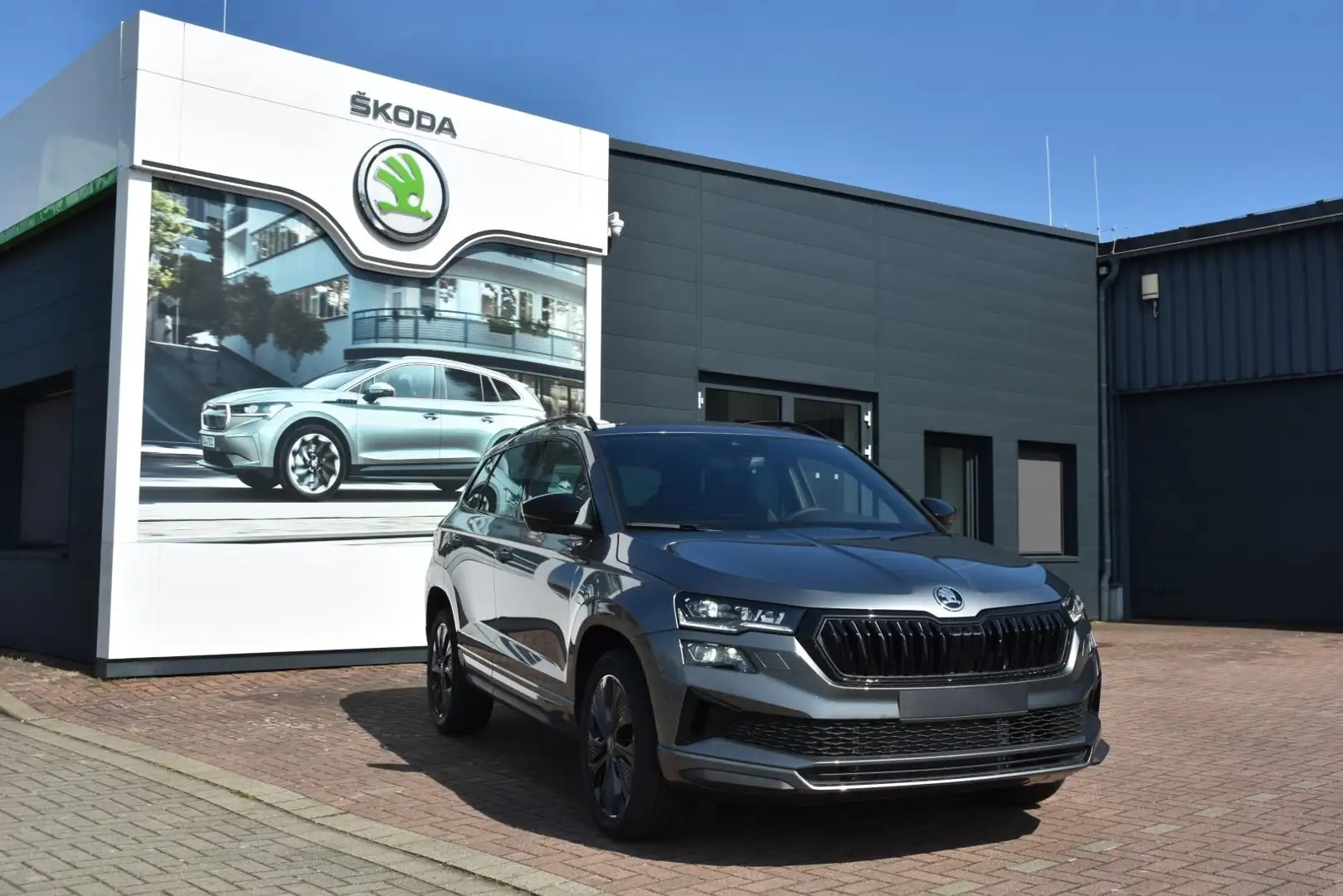 Skoda Karoq 1.5TSI DSG Sportline*Matrix*AHK*ACC*Rückcam Gris - 2