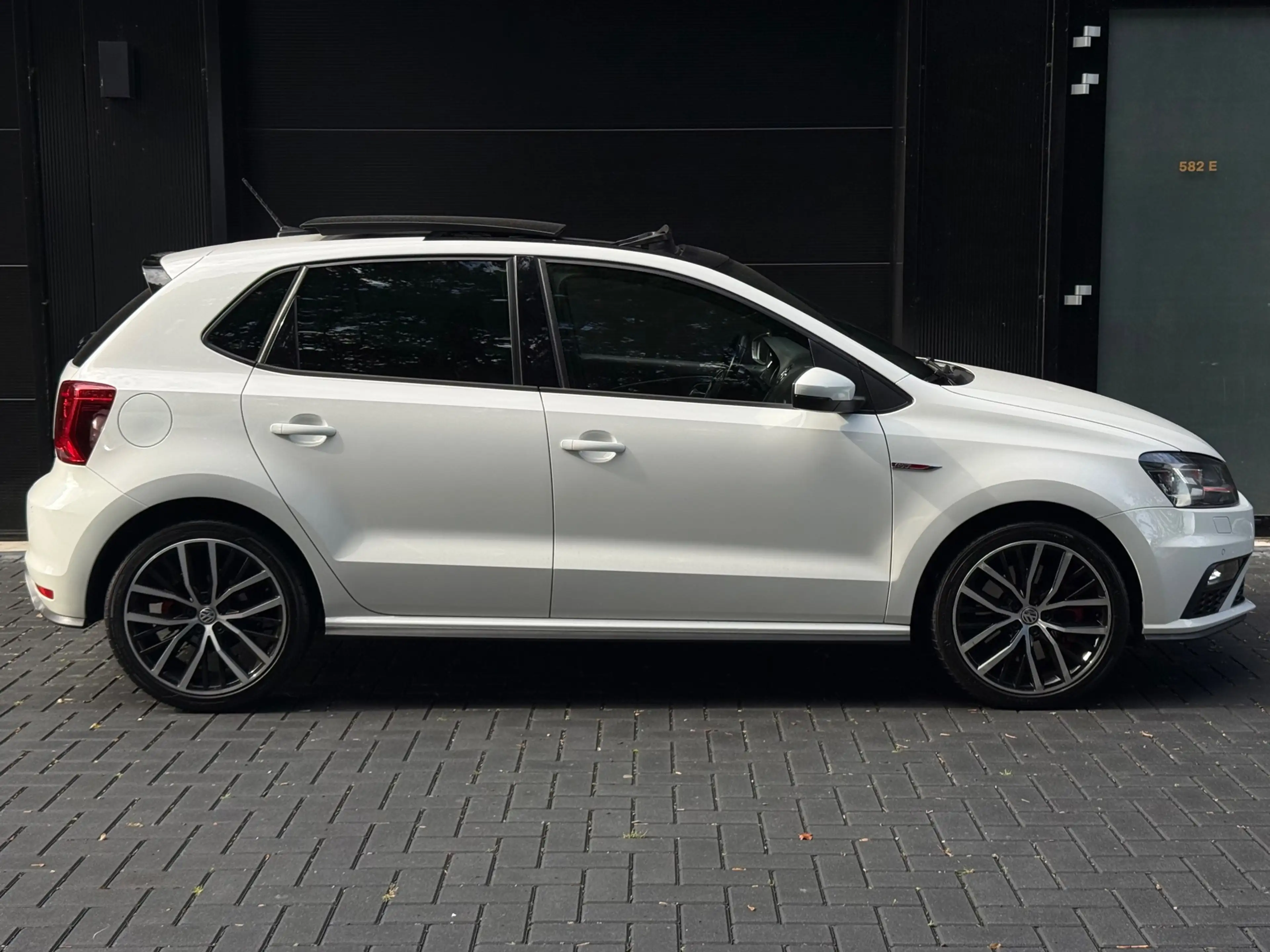 Volkswagen Polo GTI 1.8 TSI PANO/CAMERA/STLVRM/SPORT/VOLOPTIE — photo 14