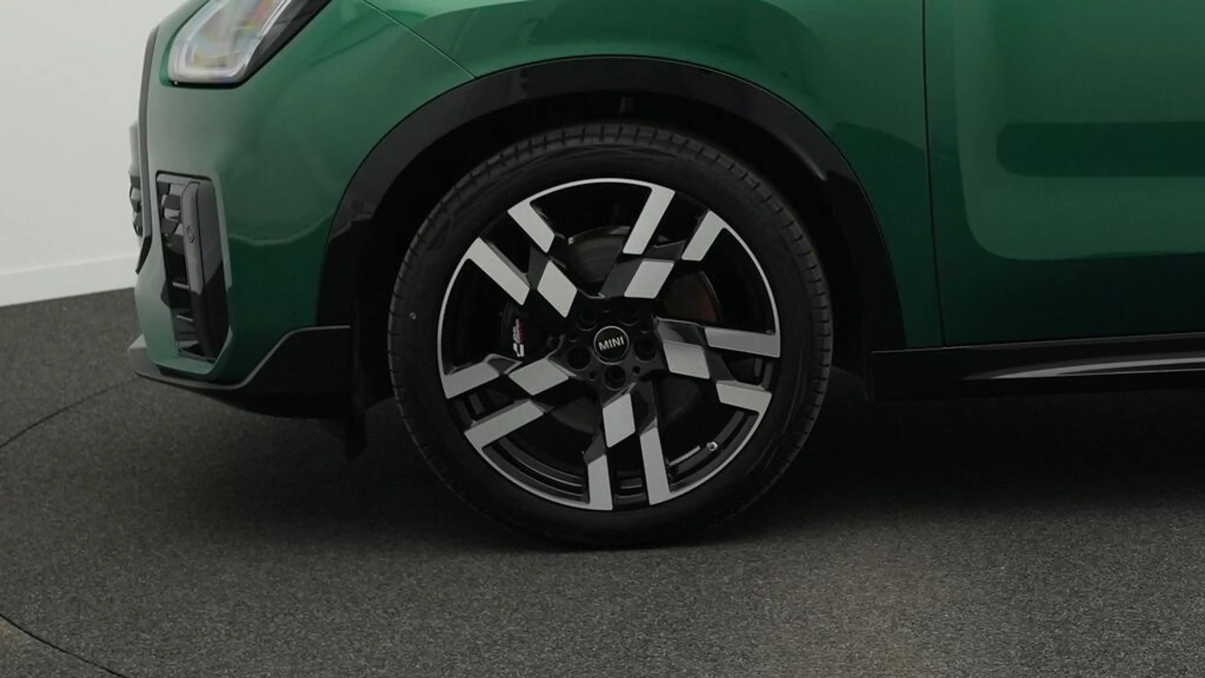 MINI Countryman S All4 John Cooper Works Trim — photo 12