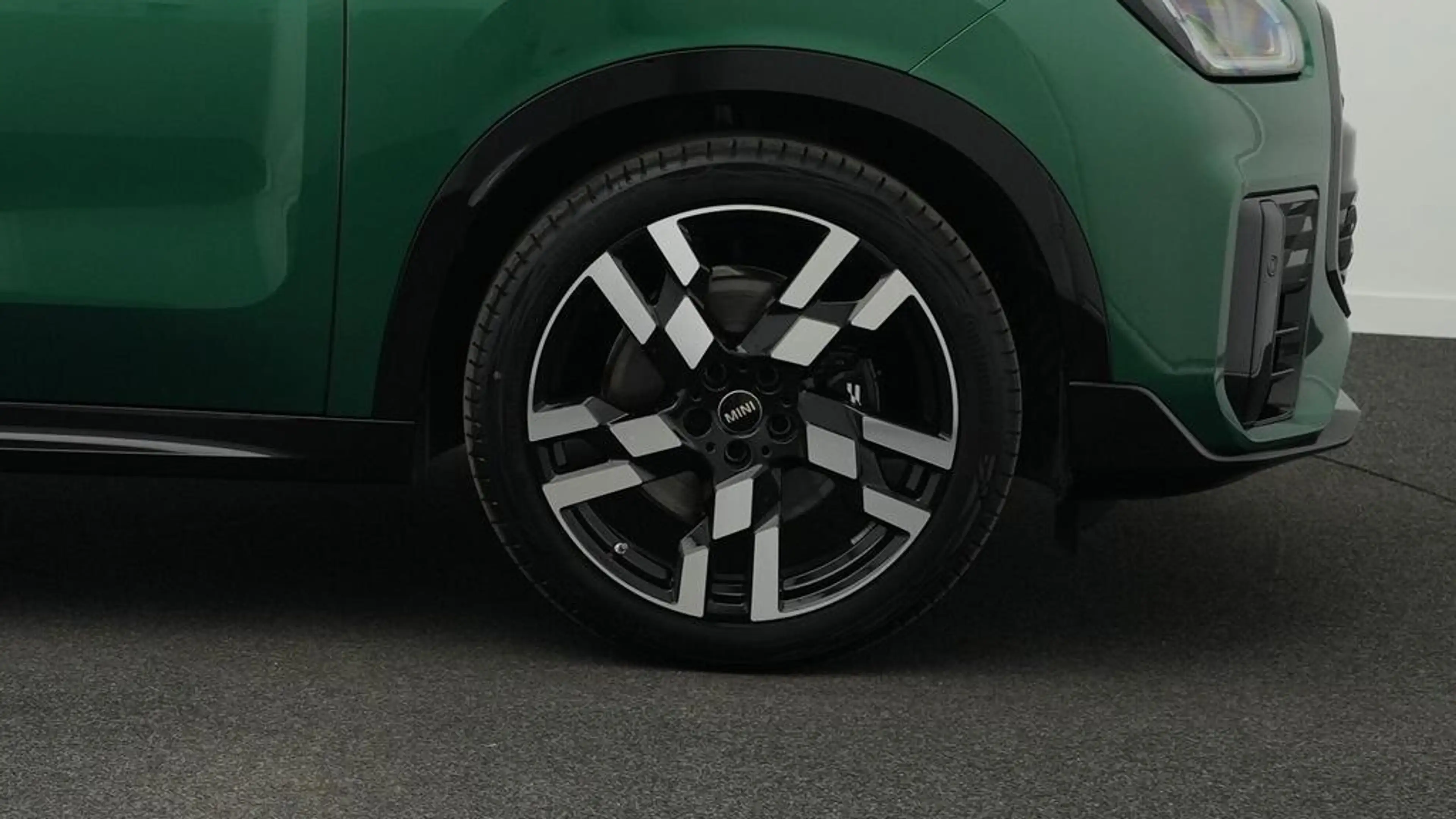 MINI Countryman S All4 John Cooper Works Trim — photo 11