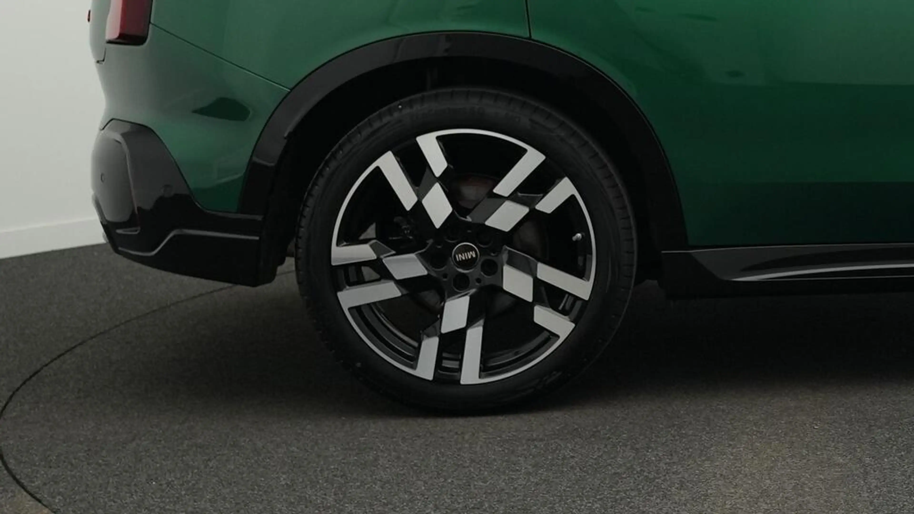 MINI Countryman S All4 John Cooper Works Trim — photo 13