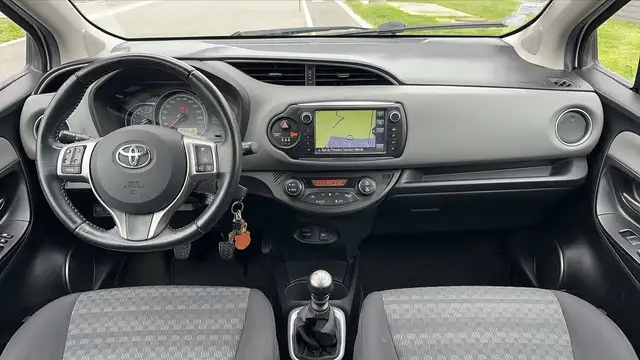 Toyota Yaris view 11