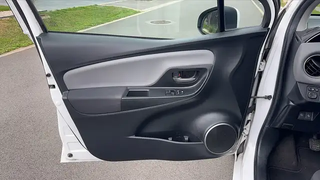 Toyota Yaris view 7