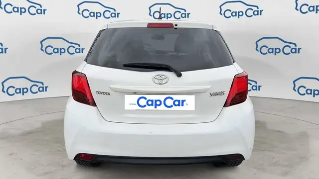 Toyota Yaris view 3