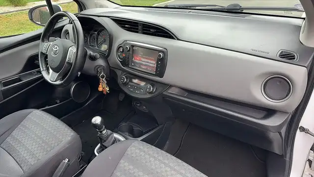 Toyota Yaris view 10