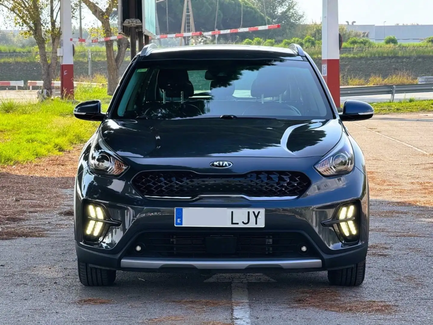 Kia Niro 1.6 HEV Drive Grijs - 2