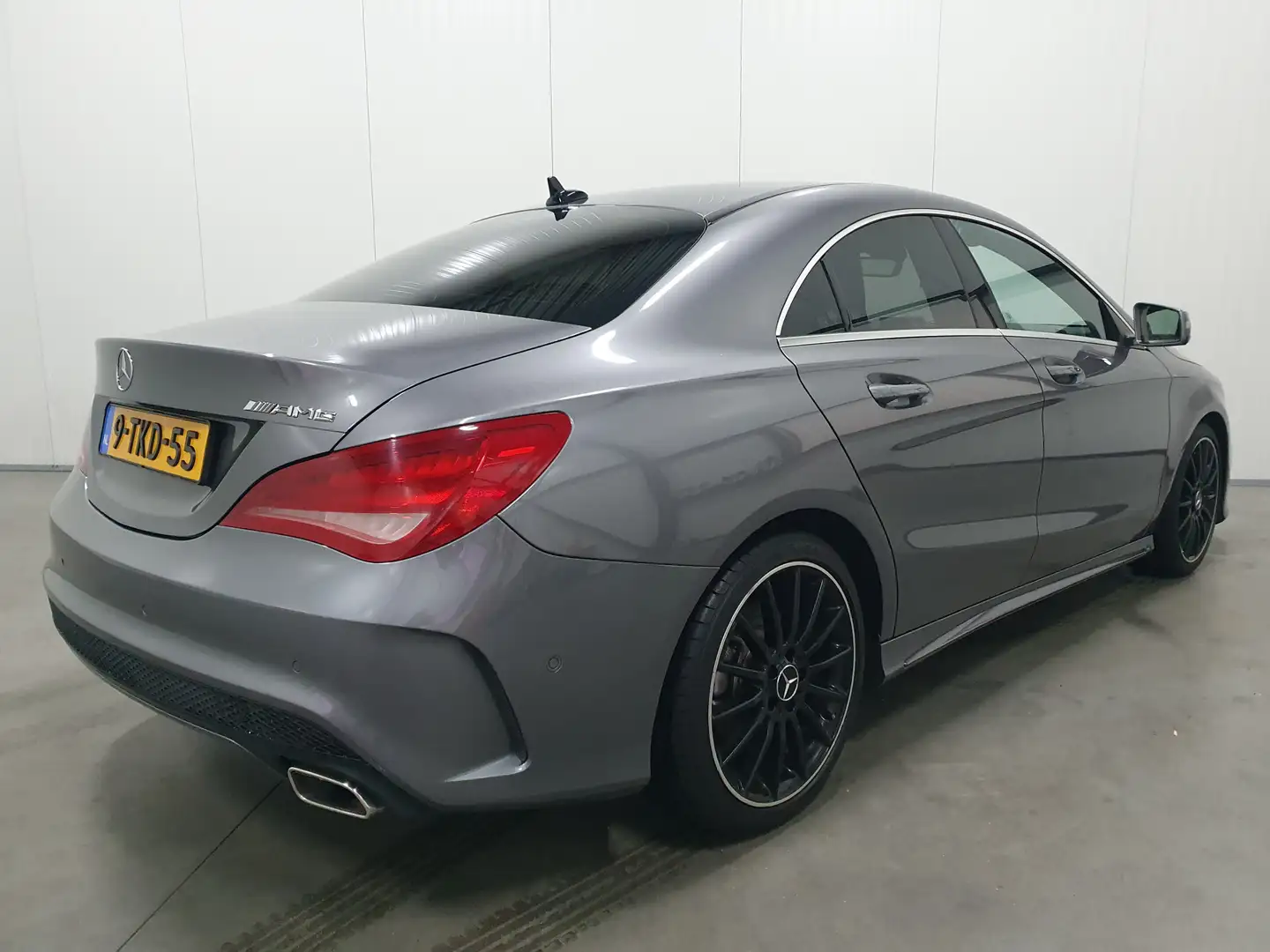 Mercedes-Benz CLA 200 Ambition NAVI/CRUISE/AIRCO/LMV/PANO Grijs - 2