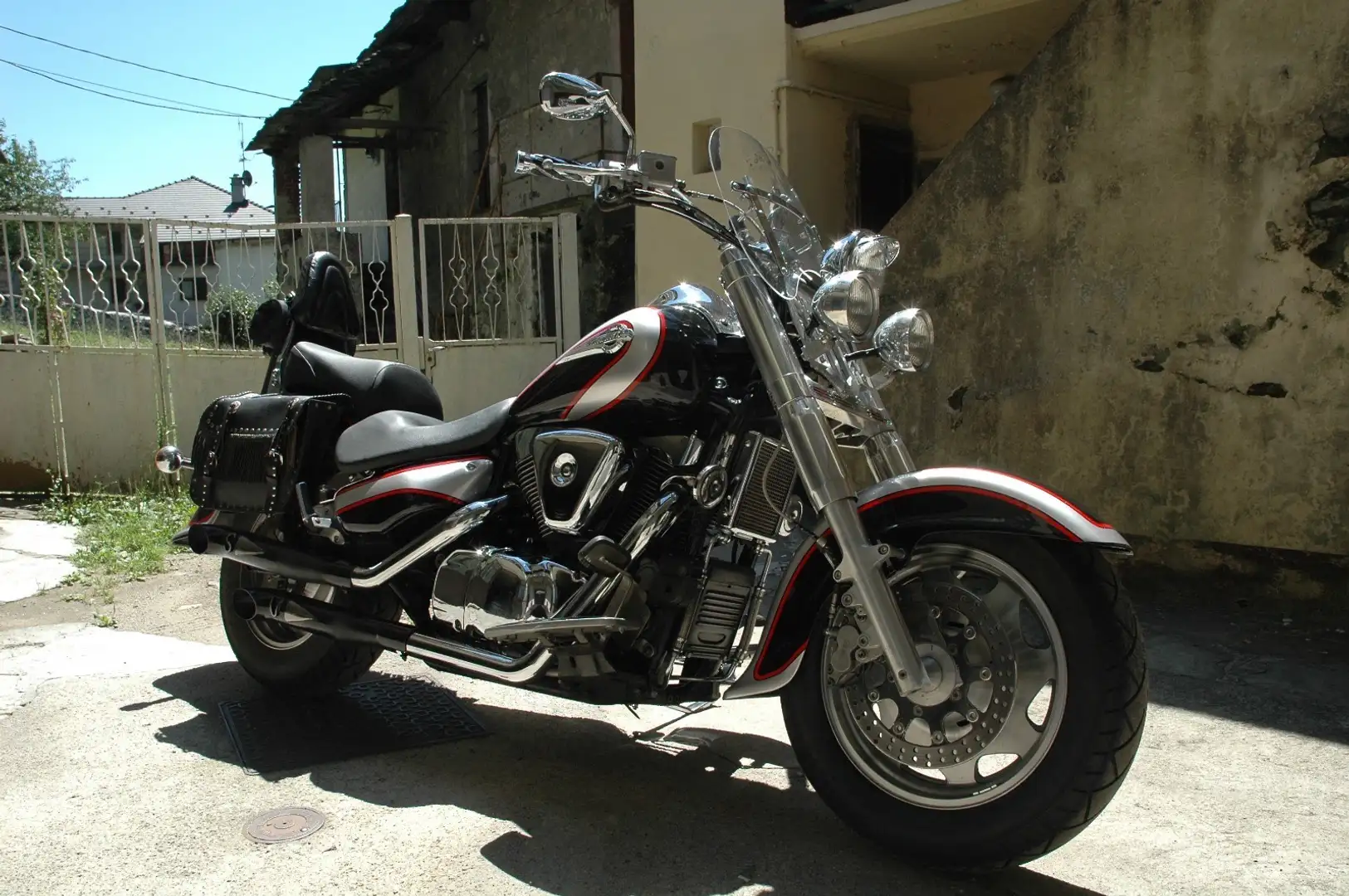 Suzuki Intruder C l.C. - 1