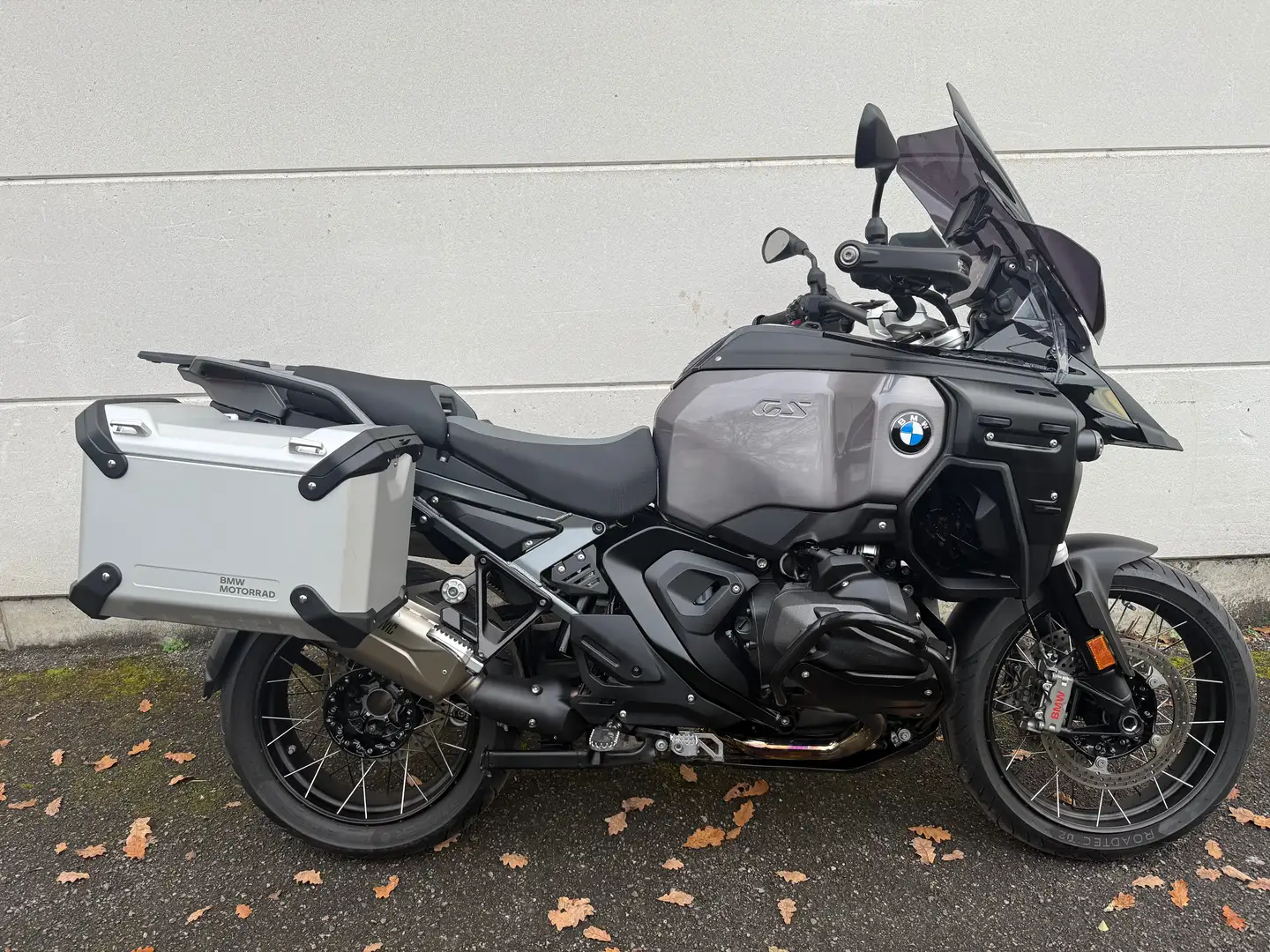 BMW R1300 GS Adventure Triple Black 4 pack + ASA+ DSA+ Akra + 2 valises crna - 2