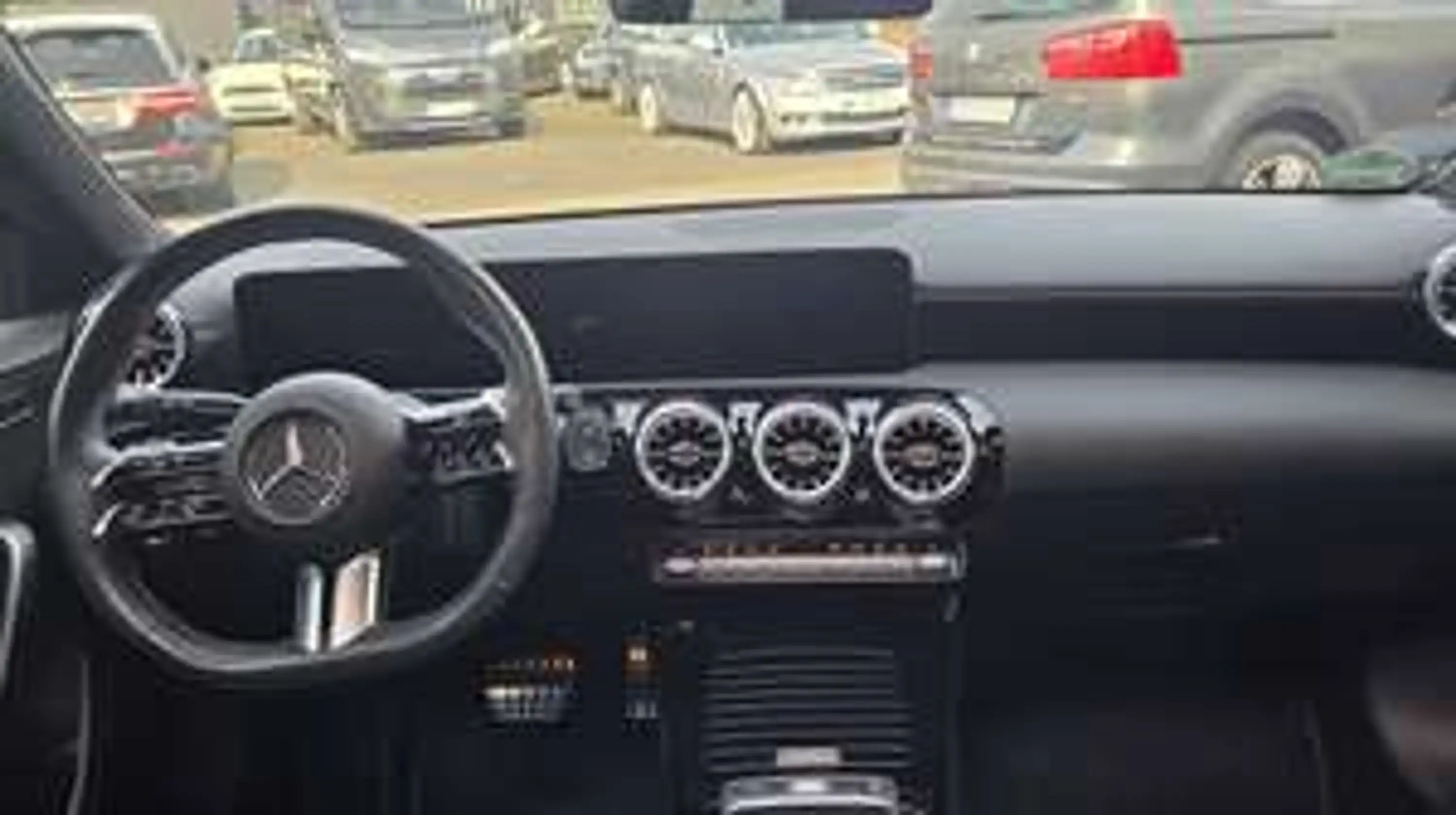 Mercedes-Benz A 220 A 220 4Matic AMG Standheizung Pano — photo 5