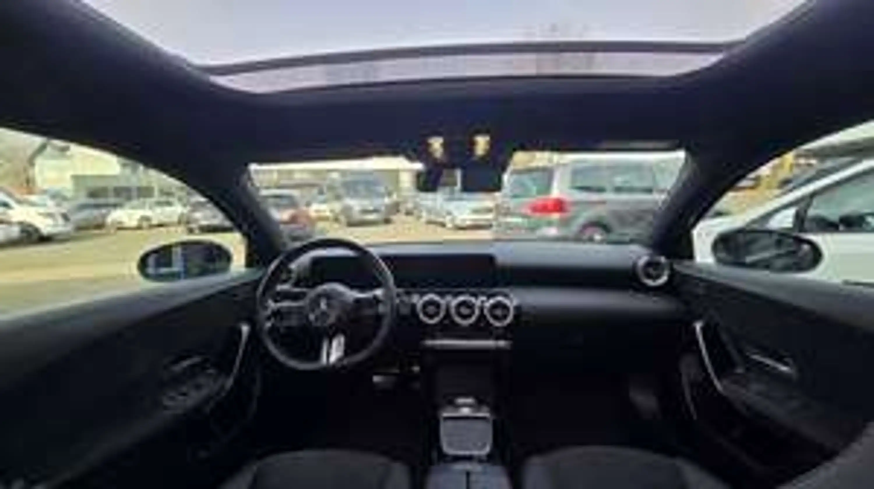 Mercedes-Benz A 220 A 220 4Matic AMG Standheizung Pano — photo 4