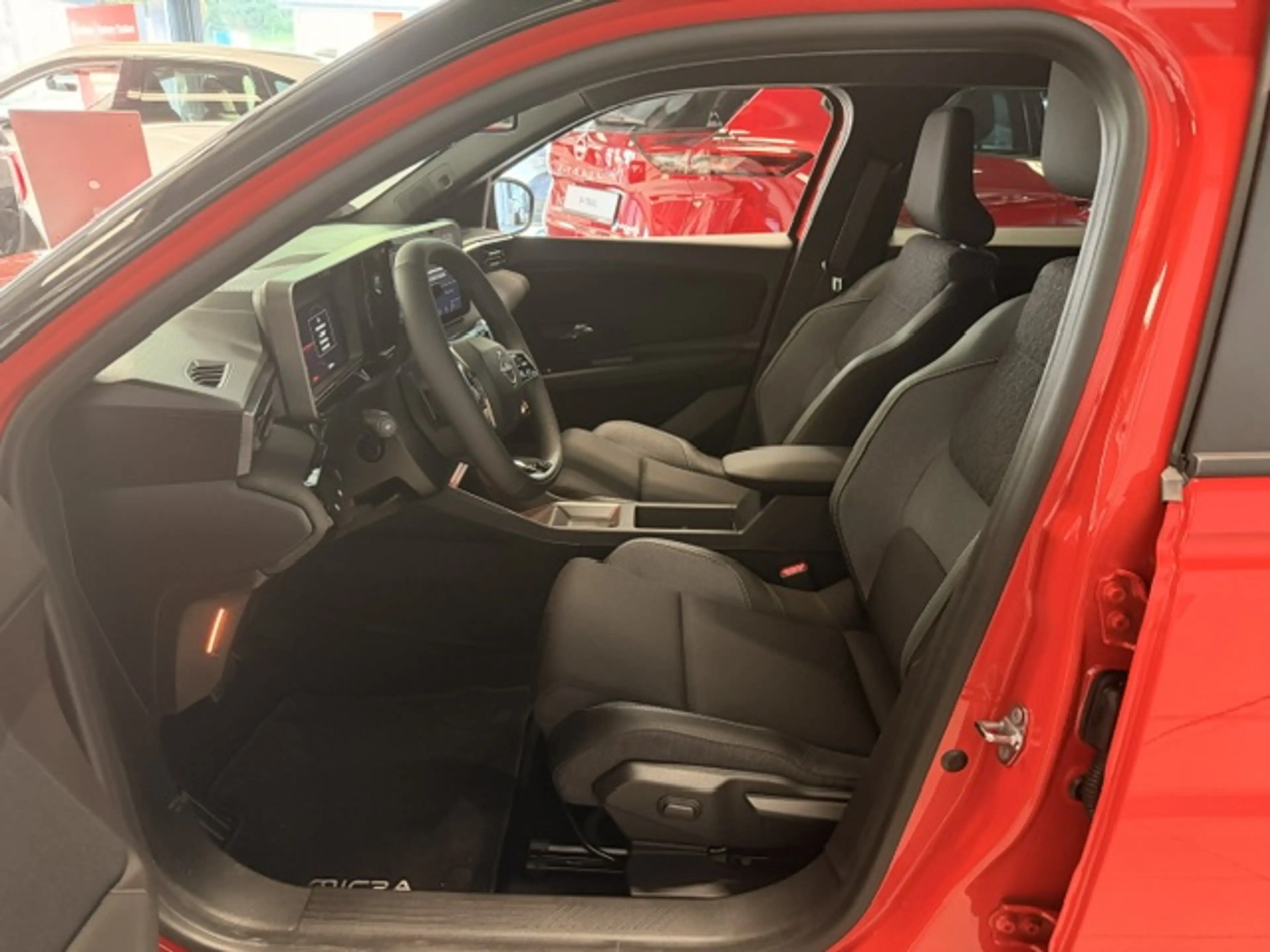 Nissan Micra 52 kWh ADVANCE Winter Paket 18 Iconic 2 Farben — photo 6