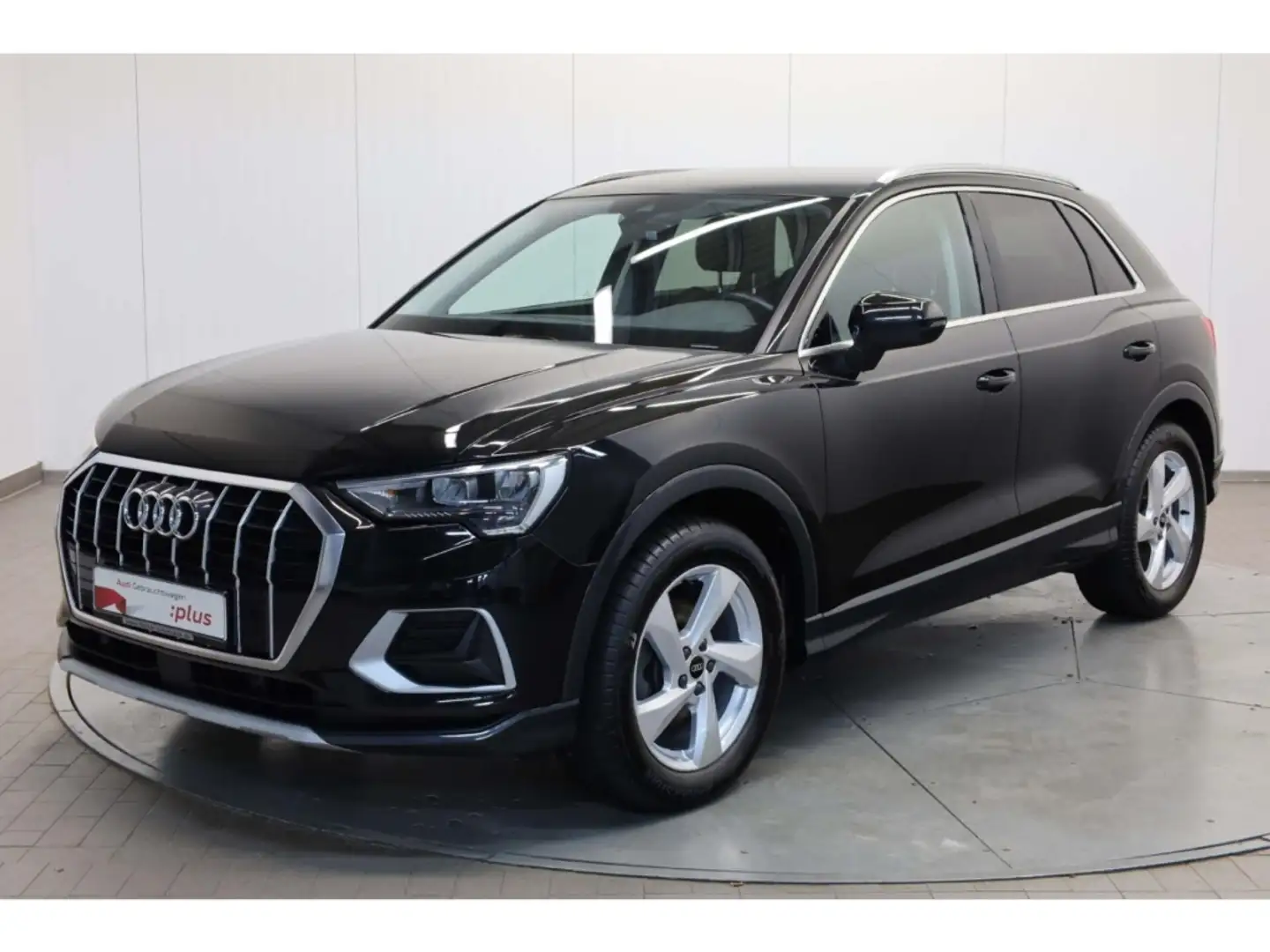 Audi Q3 35 TFSI Advanced Schwarz - 2