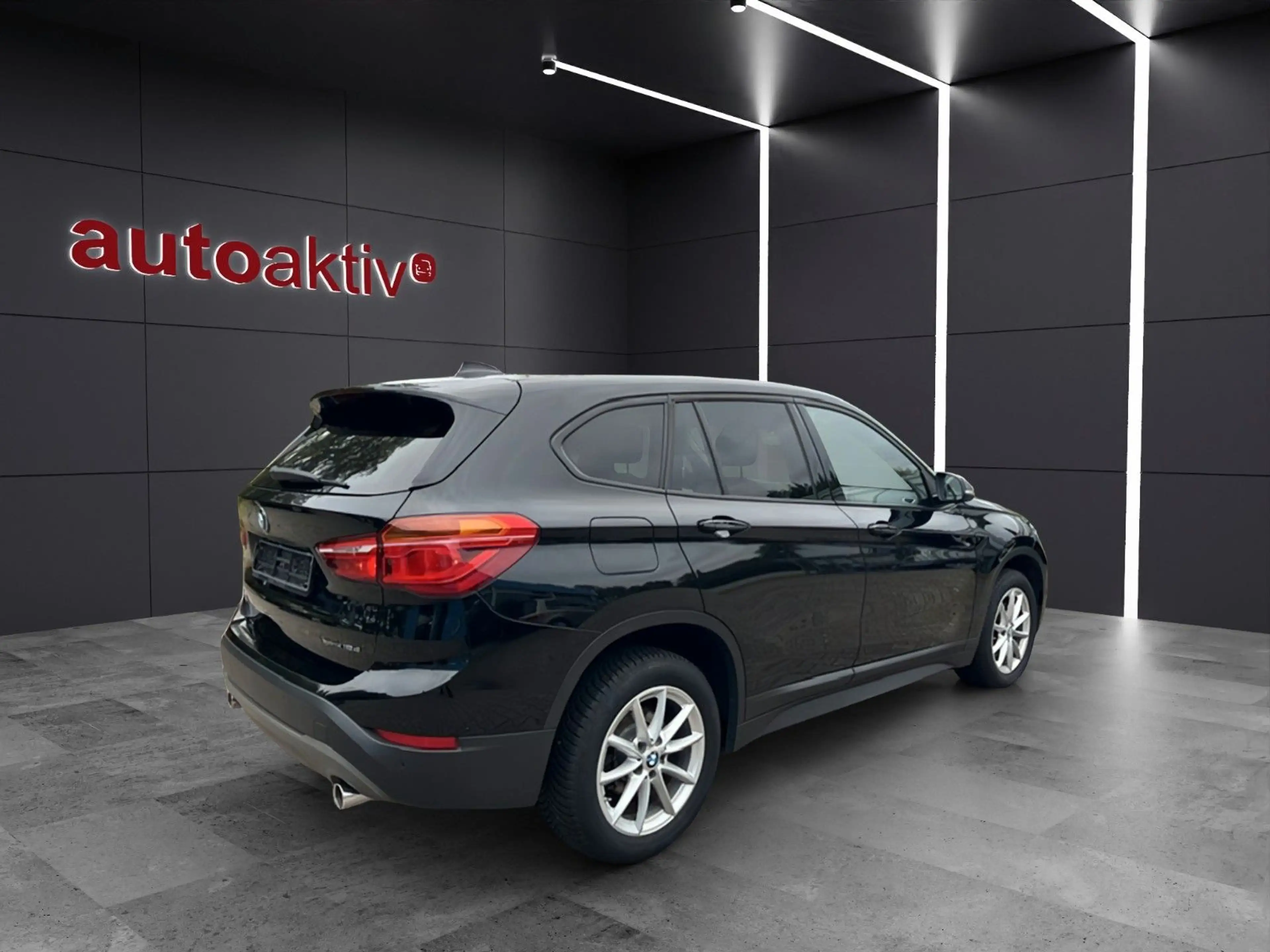 BMW X1 sDrive 18 d Advantage/LED/Navi/Sitzhzg/Busine — photo 7