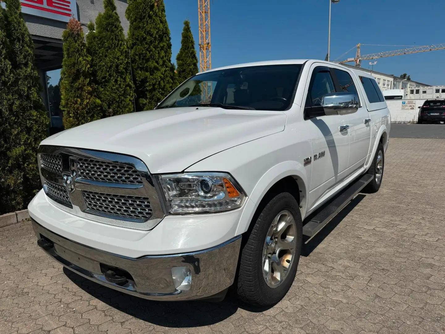 Dodge RAM 1500  5,7L CREW CAB LARAMIE LPG/VOLLAUSST. Weiß - 1
