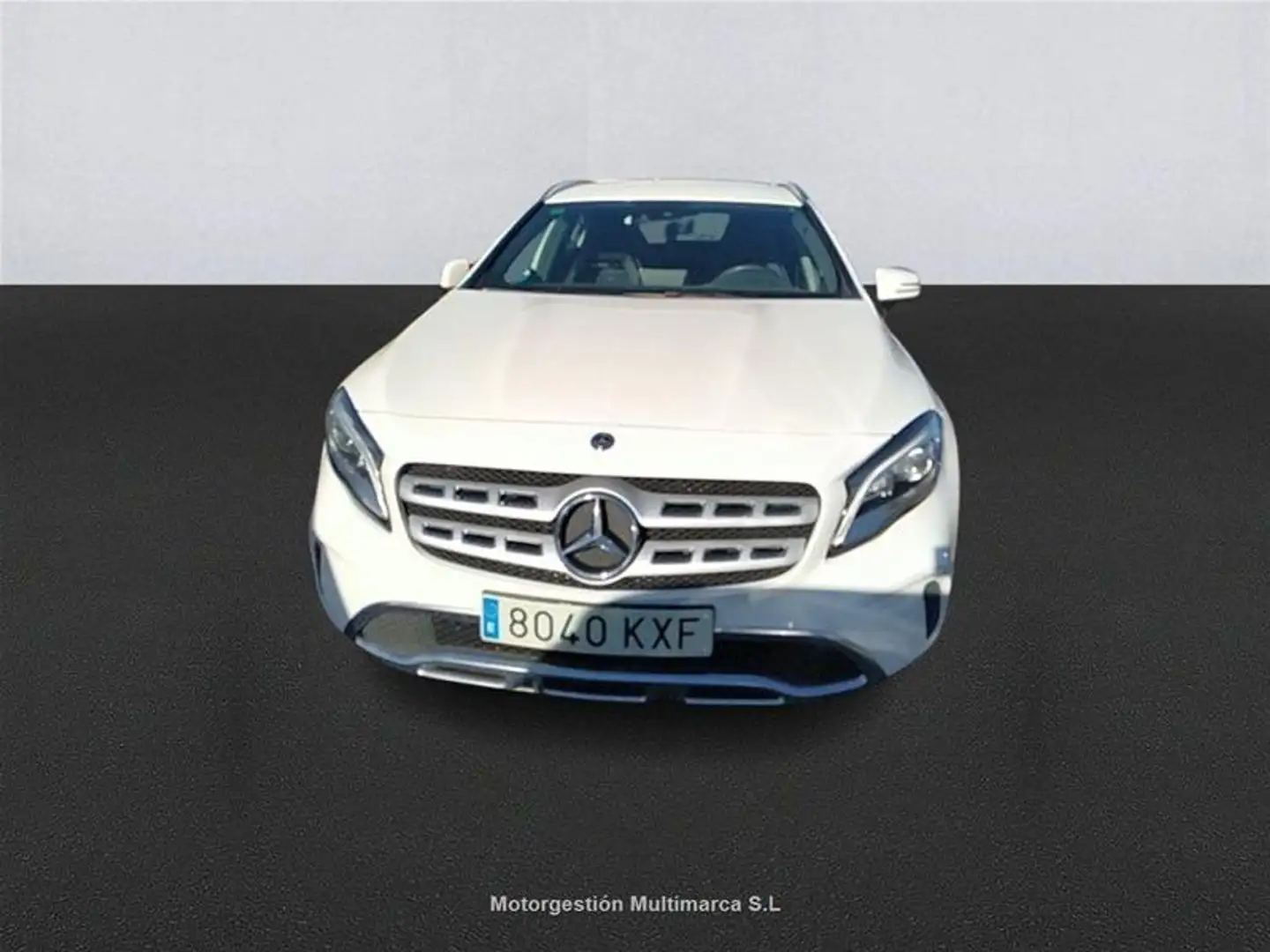 Mercedes-Benz GLA 180 -CLASS - 2