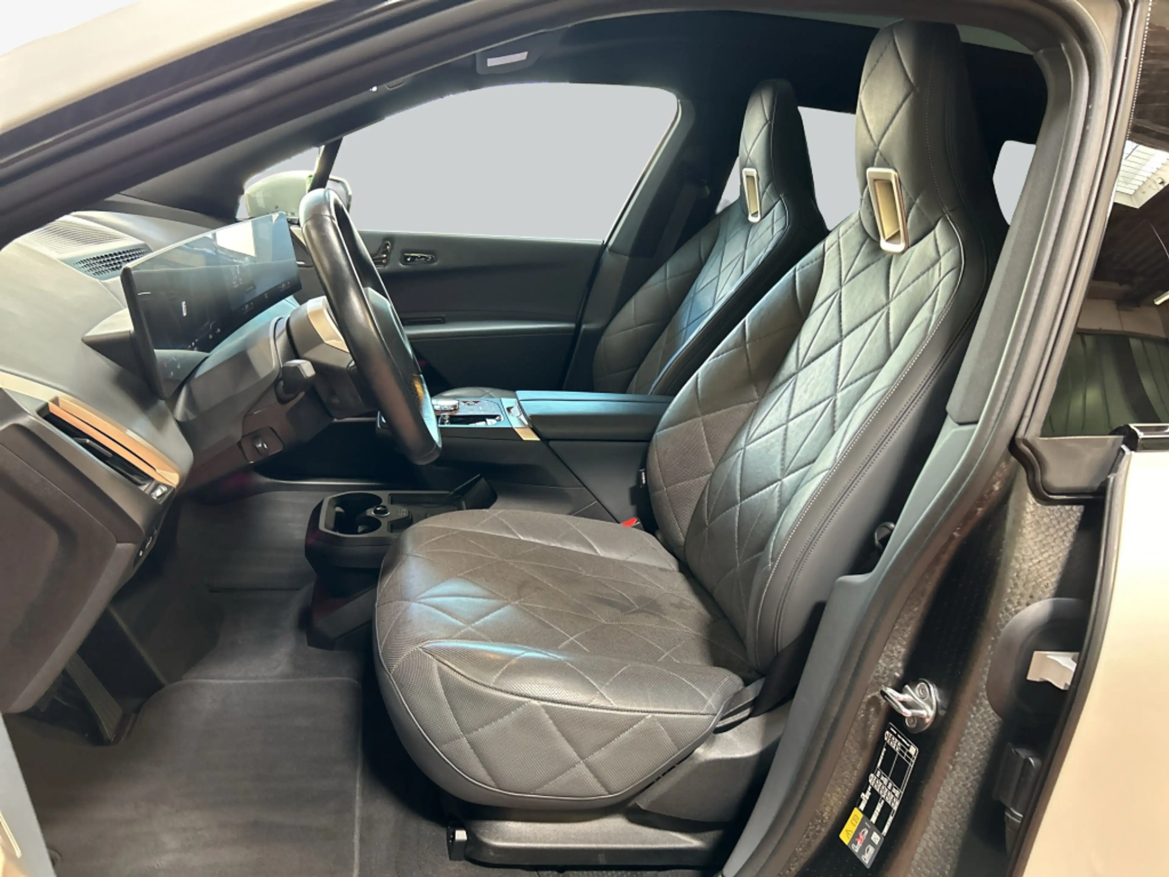 BMW iX xDrive40 Pano Laser AHK H&K Navi — photo 12