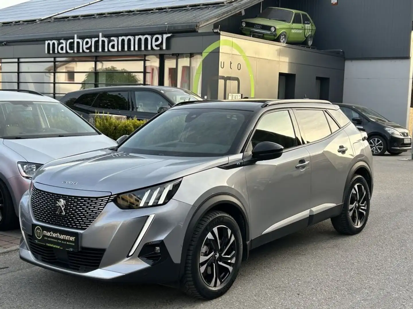 Peugeot 2008 (e-) GT *57kW*LED*NAVI* Grijs - 1