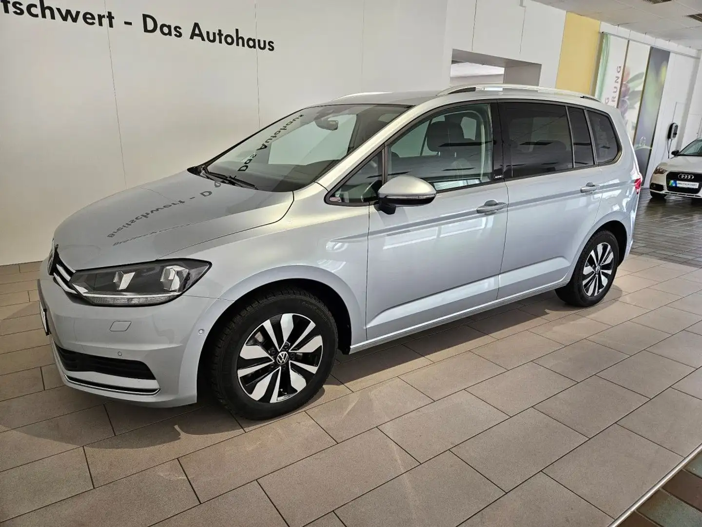 Volkswagen Touran 1.5 TSI Move DSG Standhzg AHK Navi ACC RFK Silber - 2