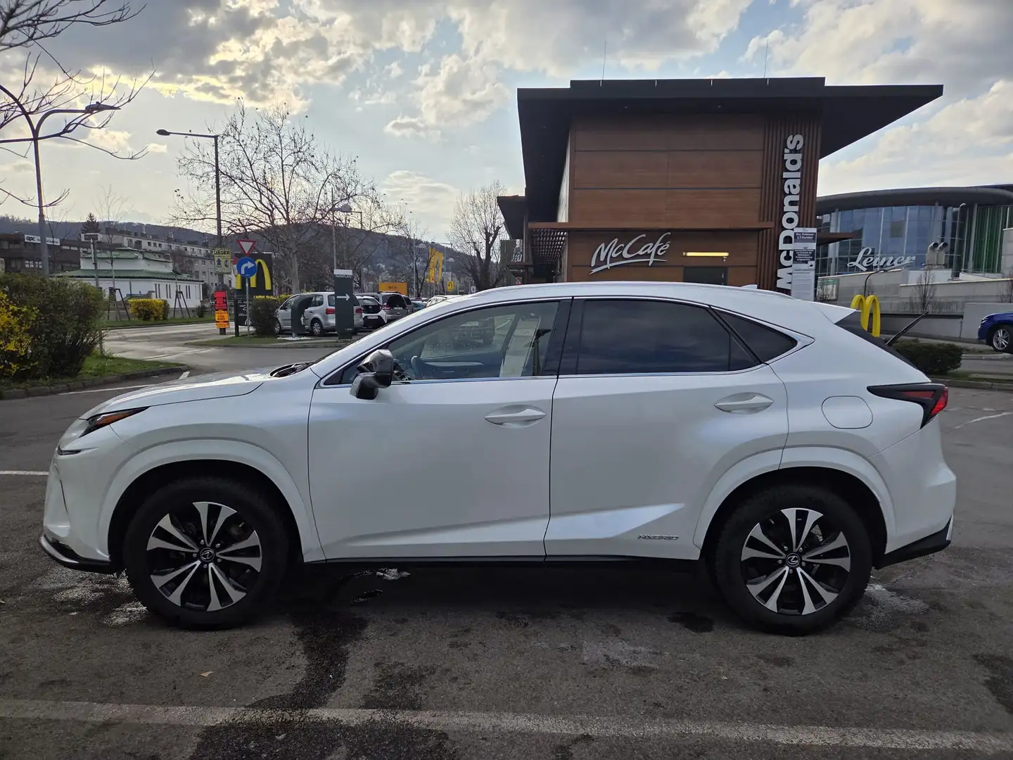Lexus NX 300h NX 300h Aut. Weiß - 1