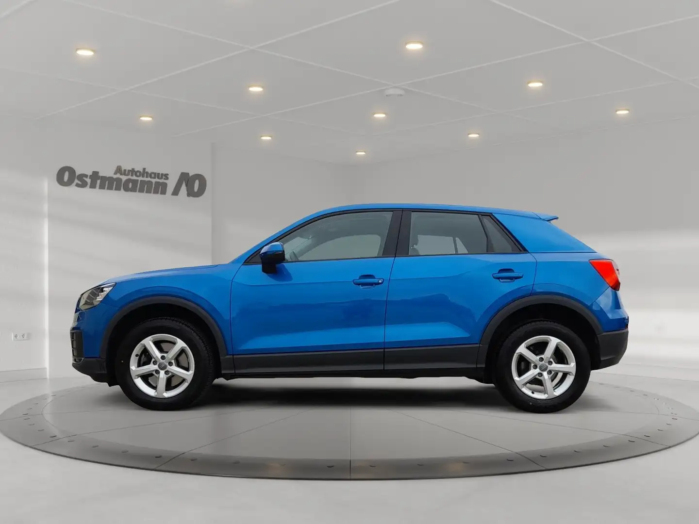 Audi Q2 35 TDI Pano SHZ el.Heck KeyLess PDC Blau - 2