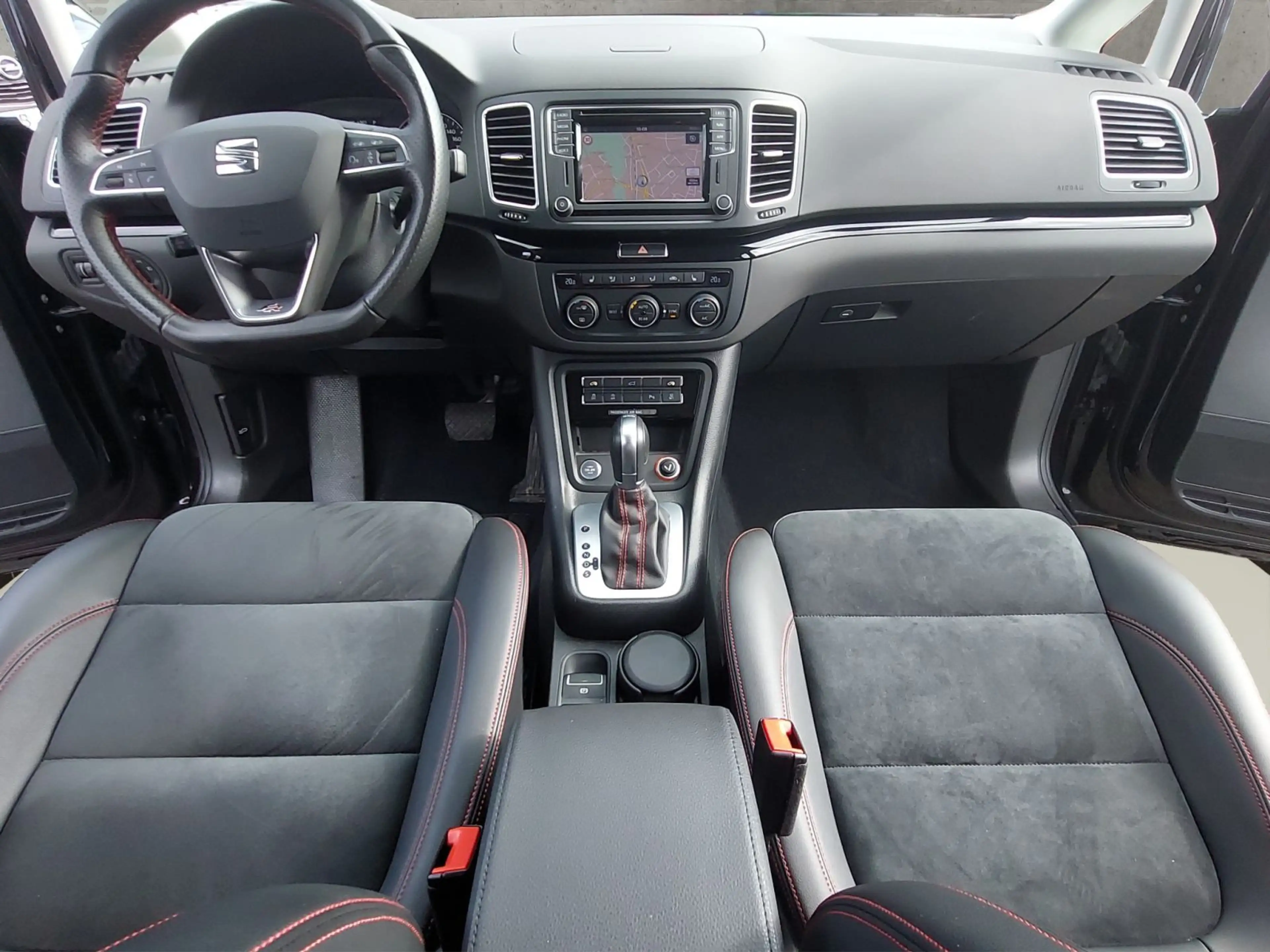SEAT Alhambra XCELLENCE, Automatik, Alcantara, 7-Sitz — photo 13