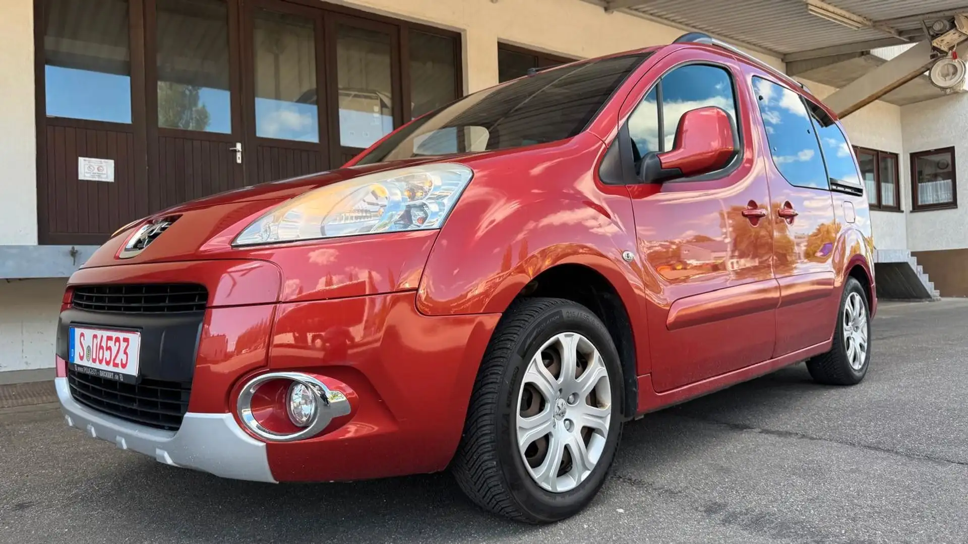 Peugeot Partner Partner 1.6+TÜV+GARANTIE+120PS+PARKS+SITZH+ANHÄN Rot - 1
