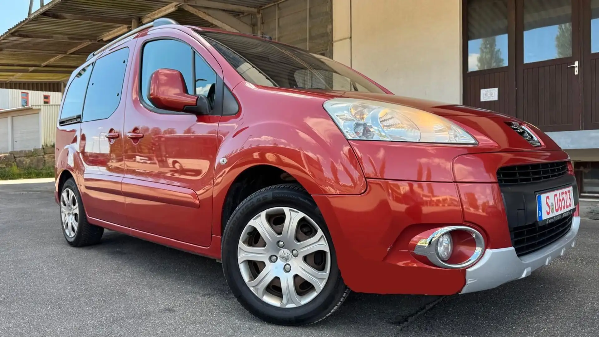 Peugeot Partner Partner 1.6+TÜV+GARANTIE+120PS+PARKS+SITZH+ANHÄN Rot - 2