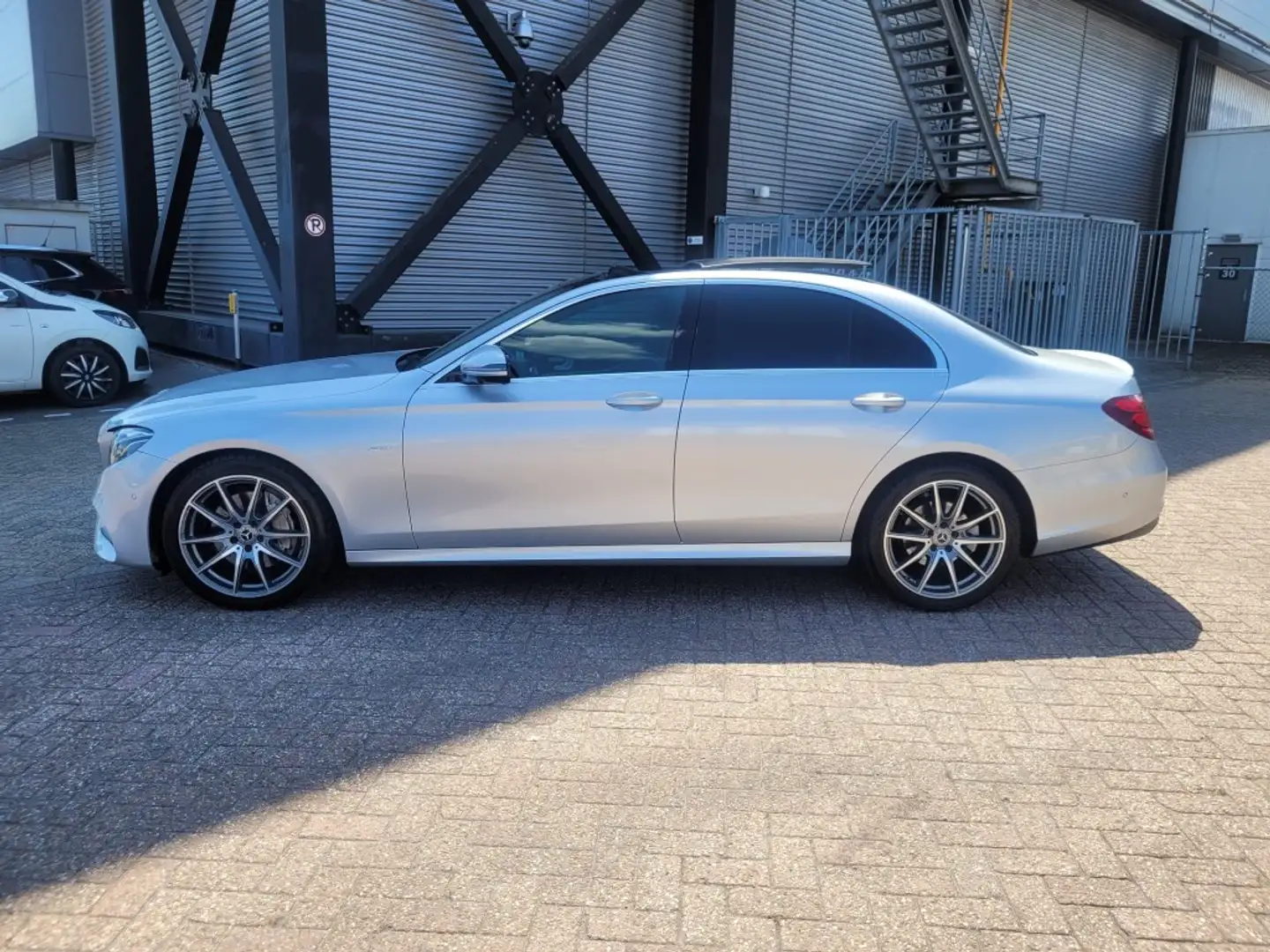Mercedes-Benz E 200 Business Solution AMG Grijs - 2