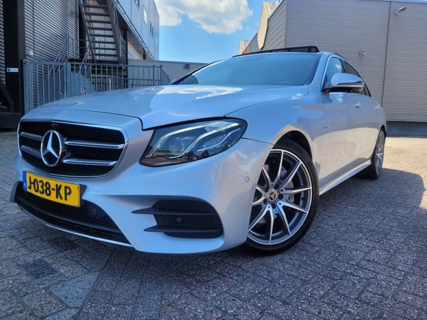 Mercedes-Benz E 200 Business Solution AMG Grijs - 1