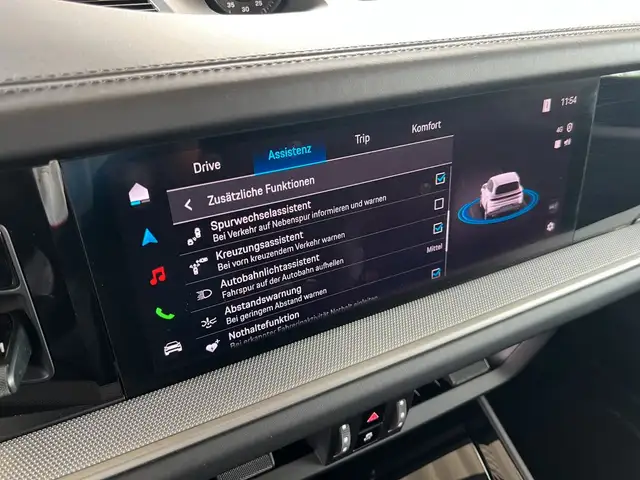 Porsche Cayenne view 16