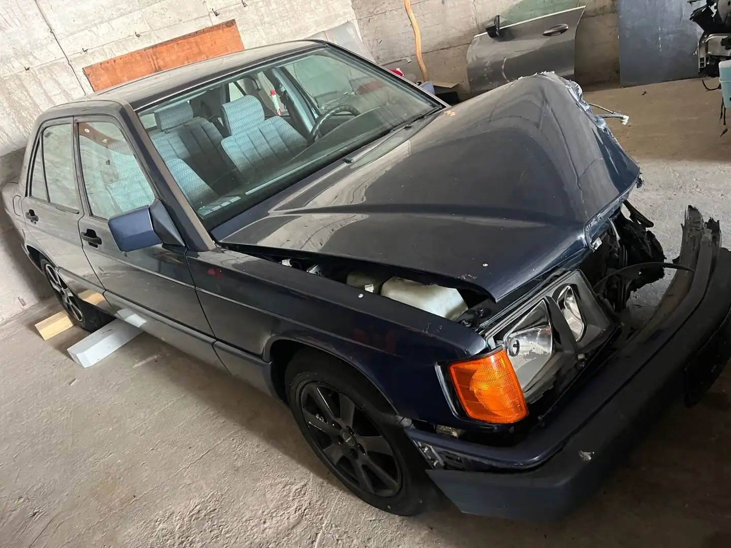 Mercedes-Benz 190 Blu/Azzurro - 1