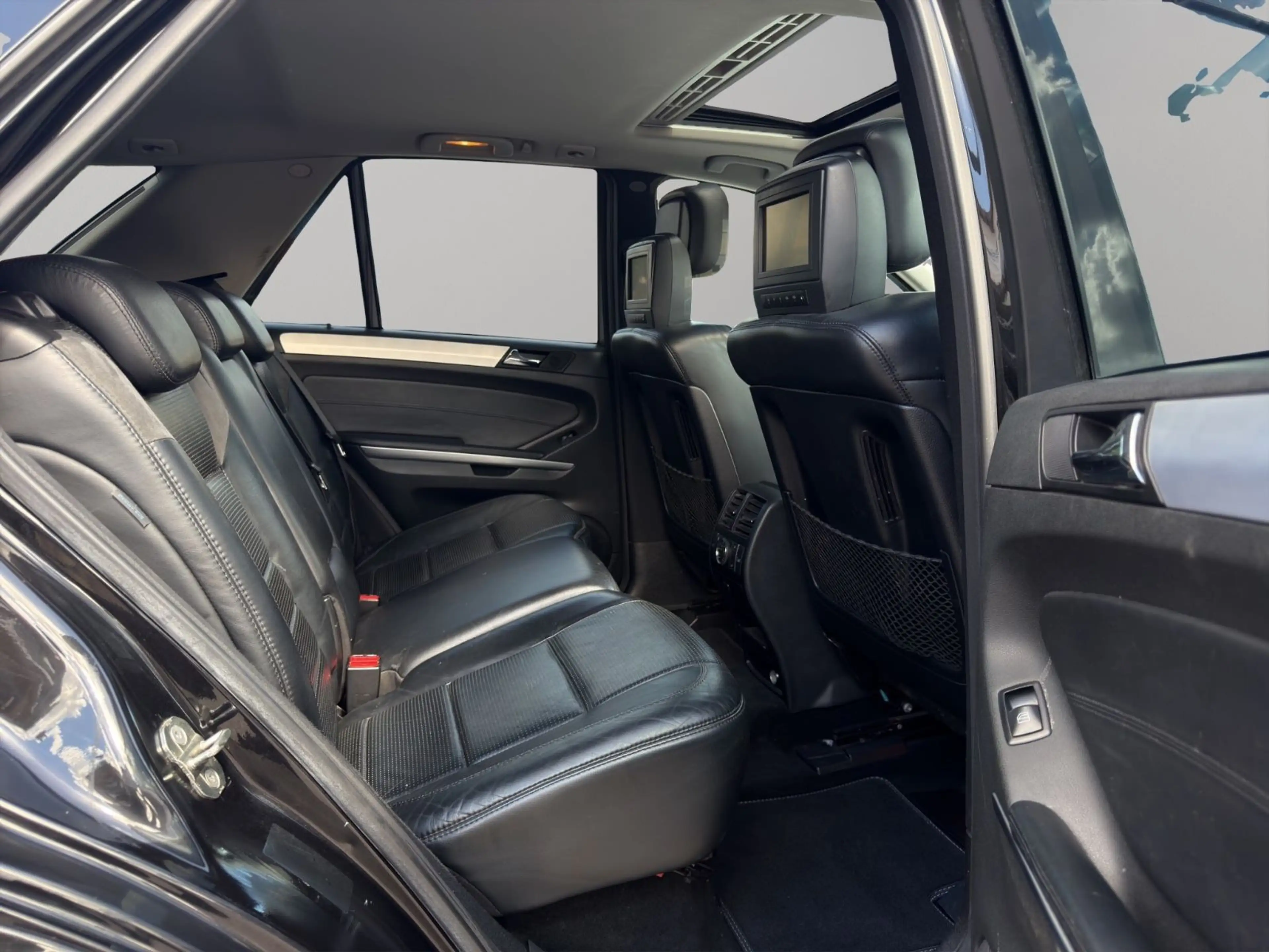 Mercedes-Benz ML 63 AMG 4Matic*H&K*STHZ*AHK*Memo*Xenon*Kamera* — photo 14
