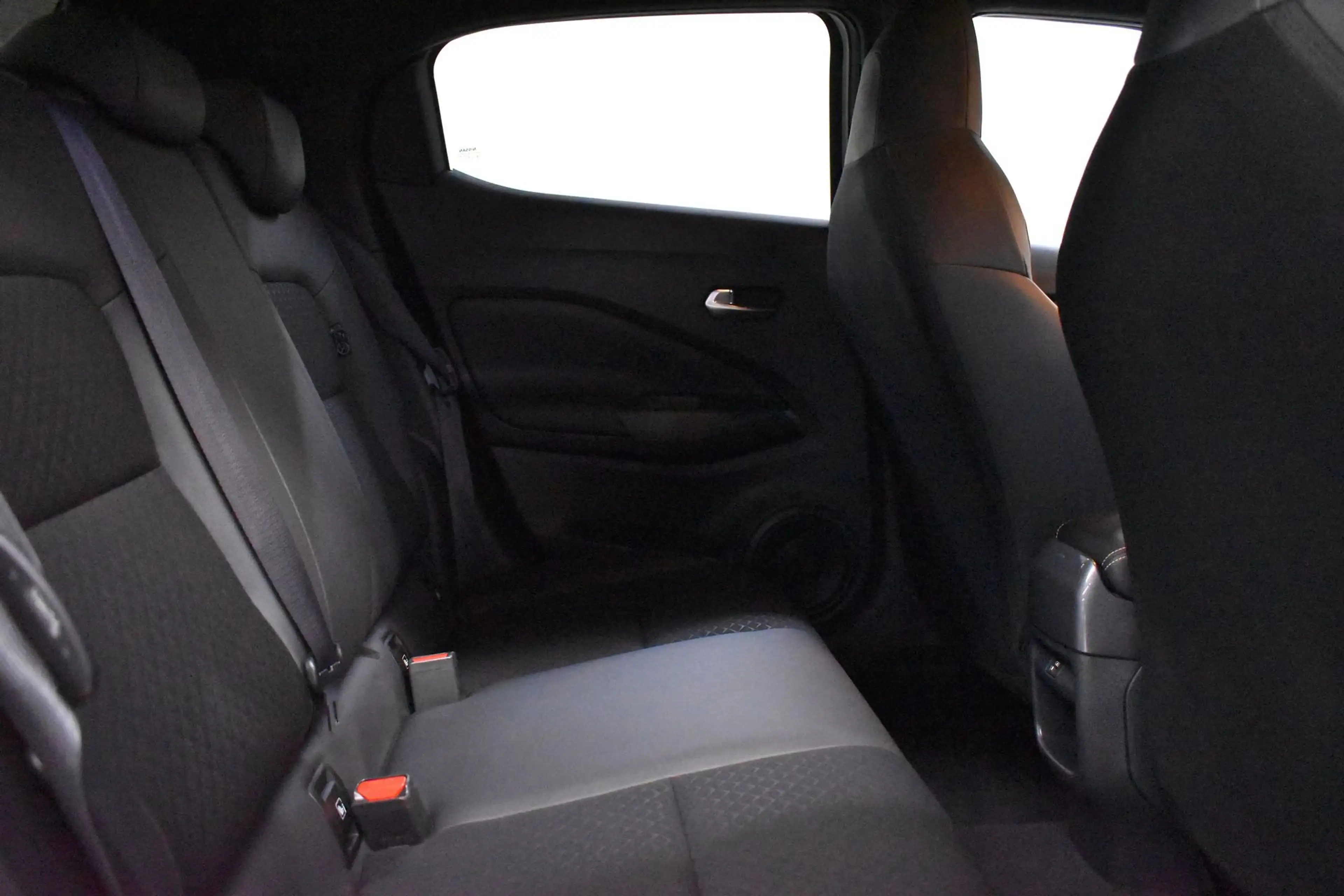 Nissan Juke 1.0 DIG-T N-Design — photo 8