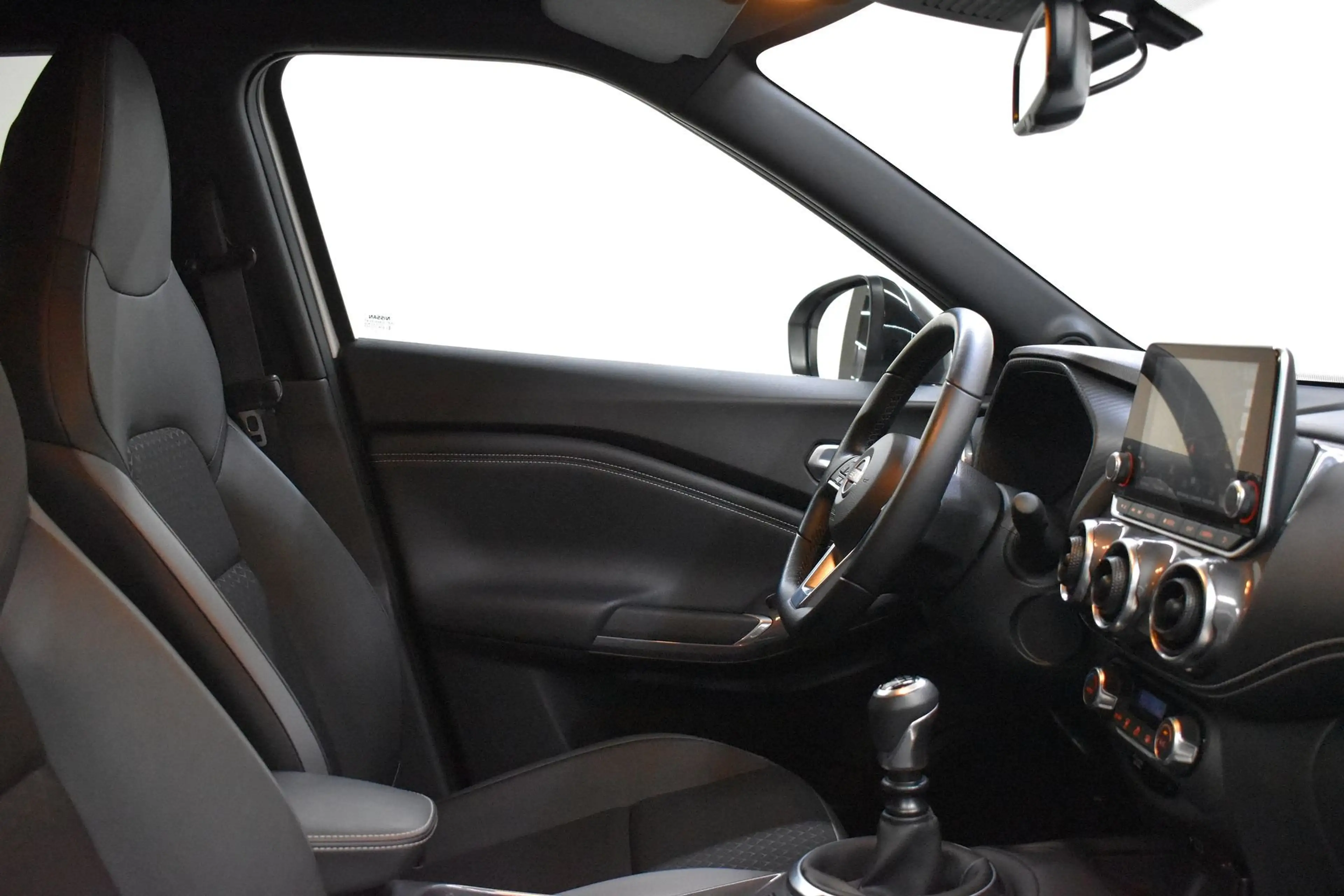 Nissan Juke 1.0 DIG-T N-Design — photo 7
