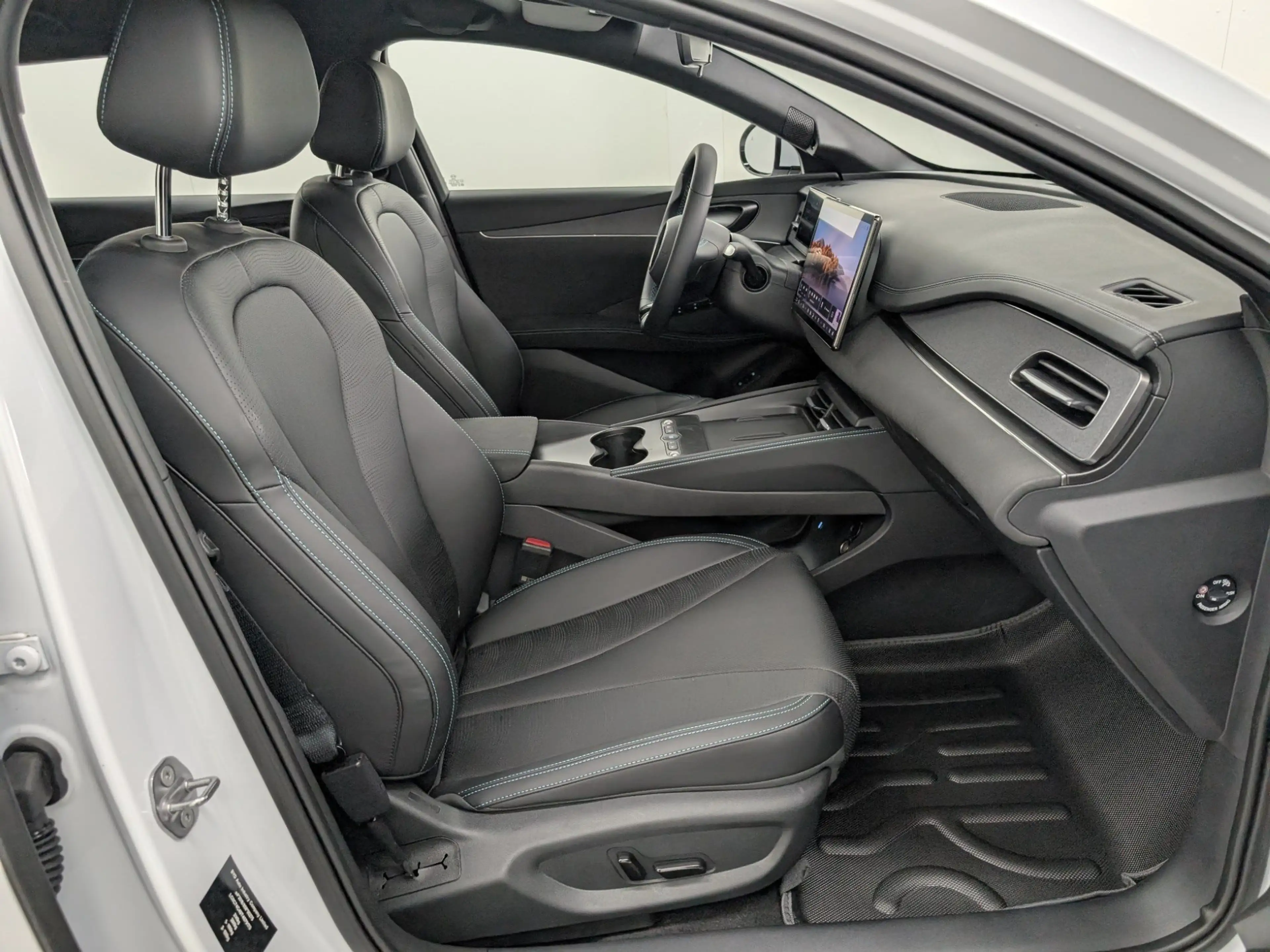 BYD Seal 6 DM-i Touring Boost Navi Kamera LED — photo 13