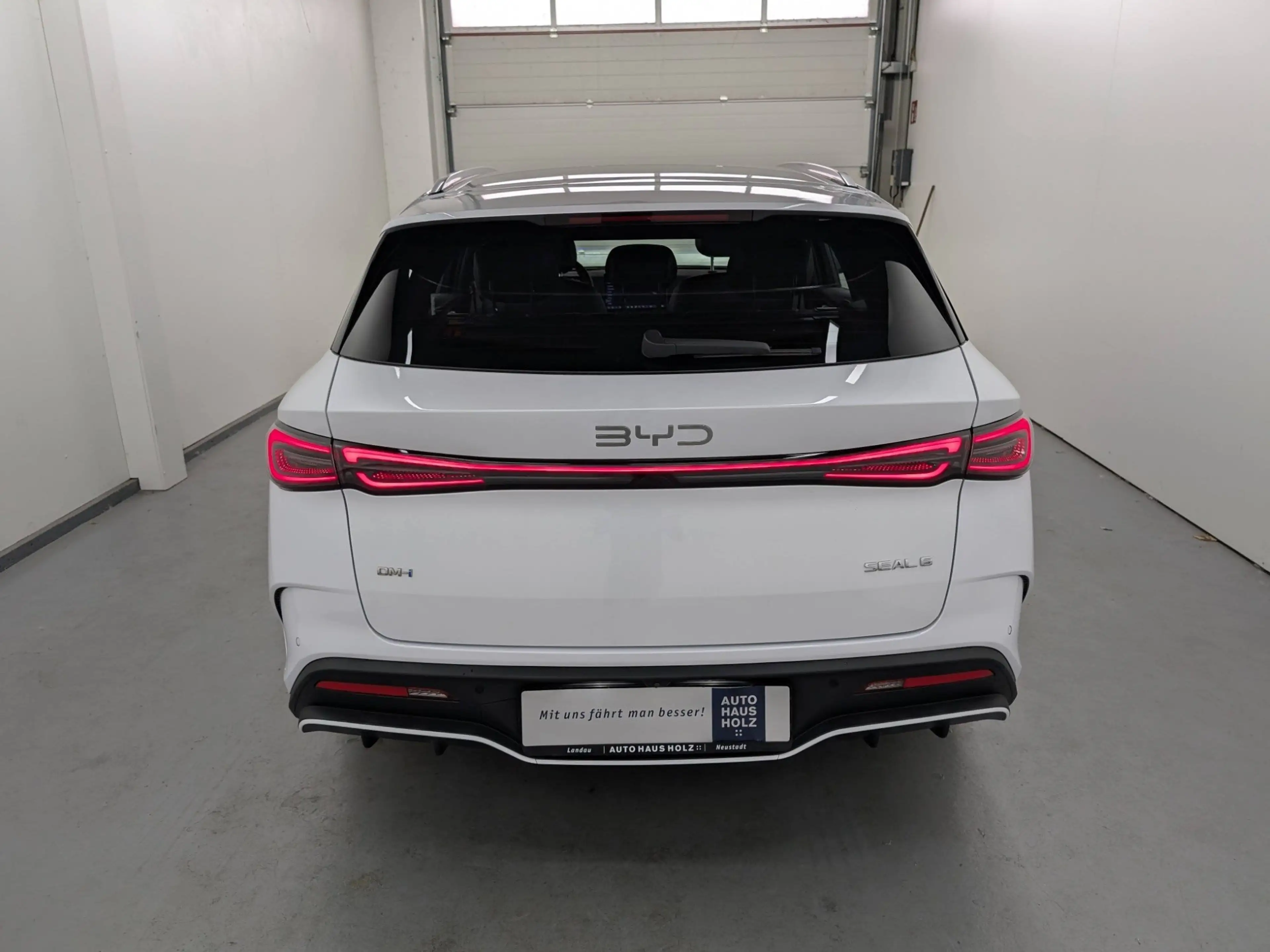 BYD Seal 6 DM-i Touring Boost Navi Kamera LED — photo 3