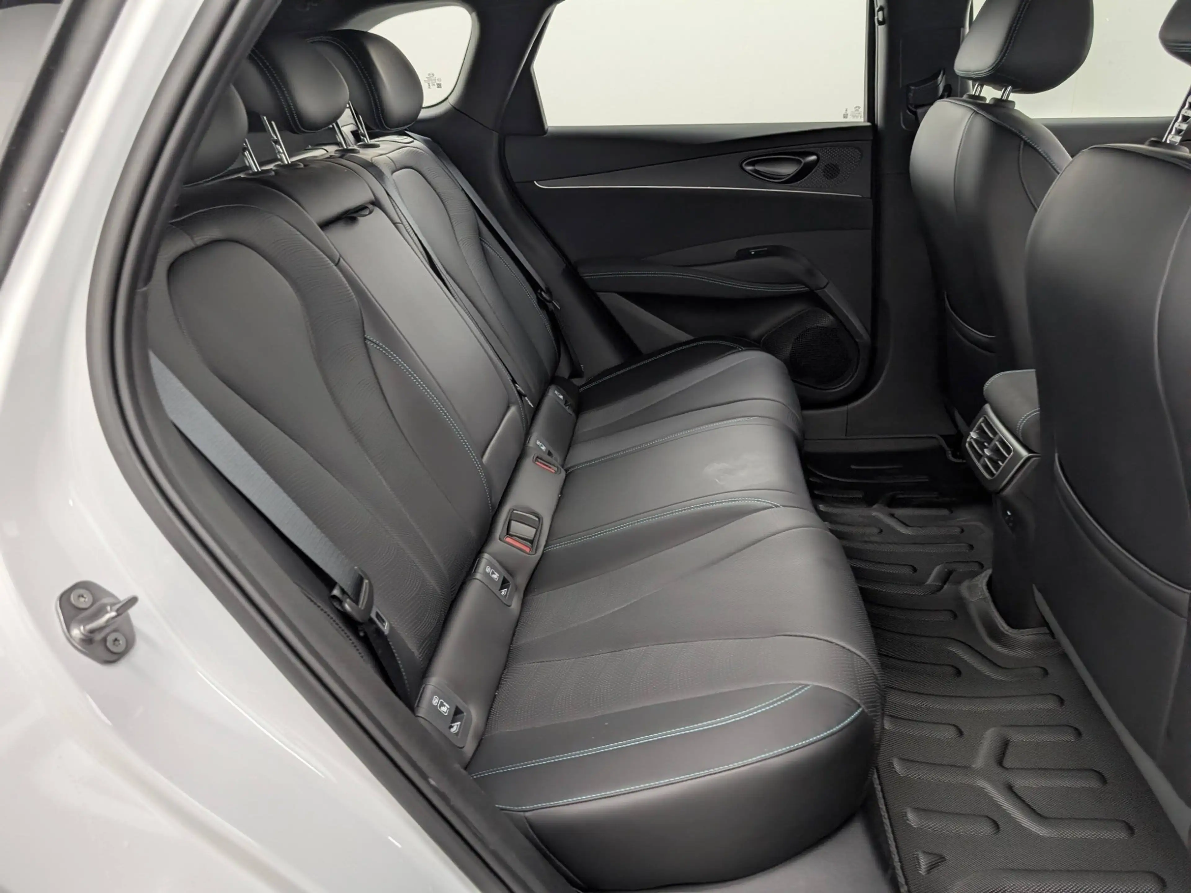 BYD Seal 6 DM-i Touring Boost Navi Kamera LED — photo 12