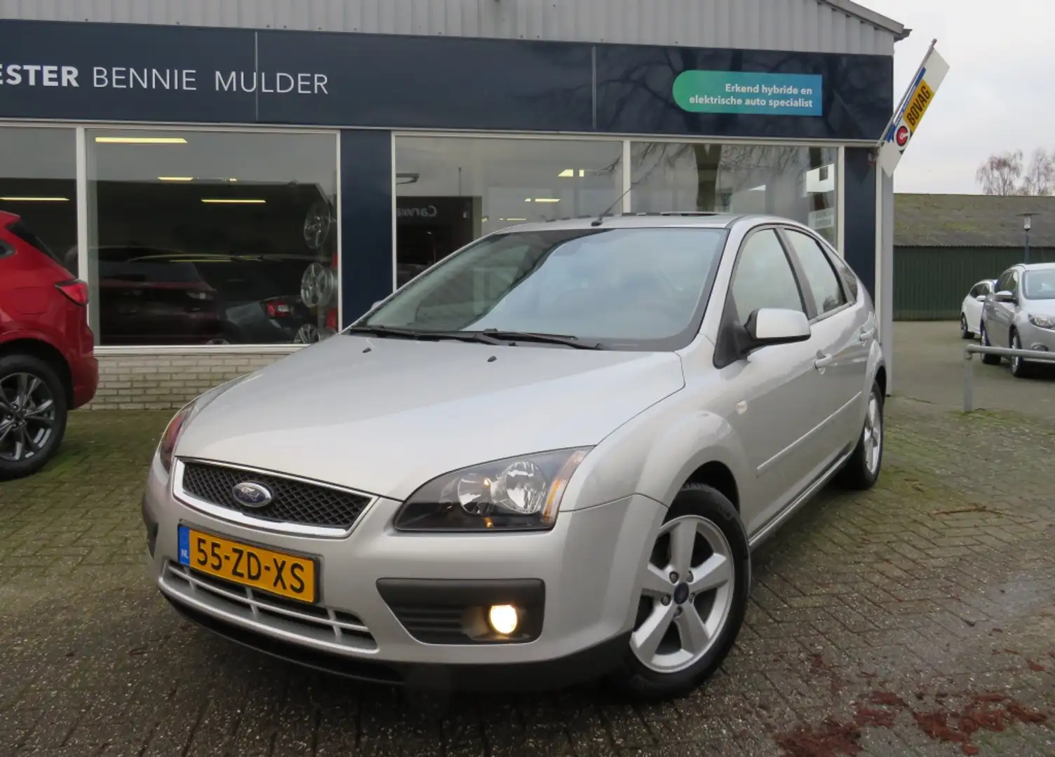 Ford Focus 1.6-16V Futura AIRCO/ECC / CRUISE CONTR. / SCHUIFD Grijs - 1