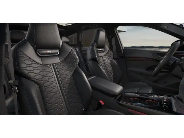 Audi RS5 view 4
