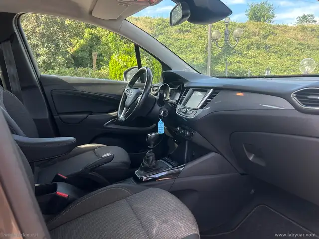 Opel Crossland view 9