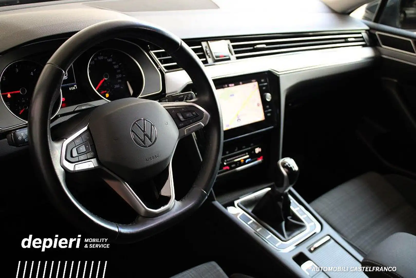 Volkswagen Passat Variant 2.0 TDI EVO Business Gris - 2