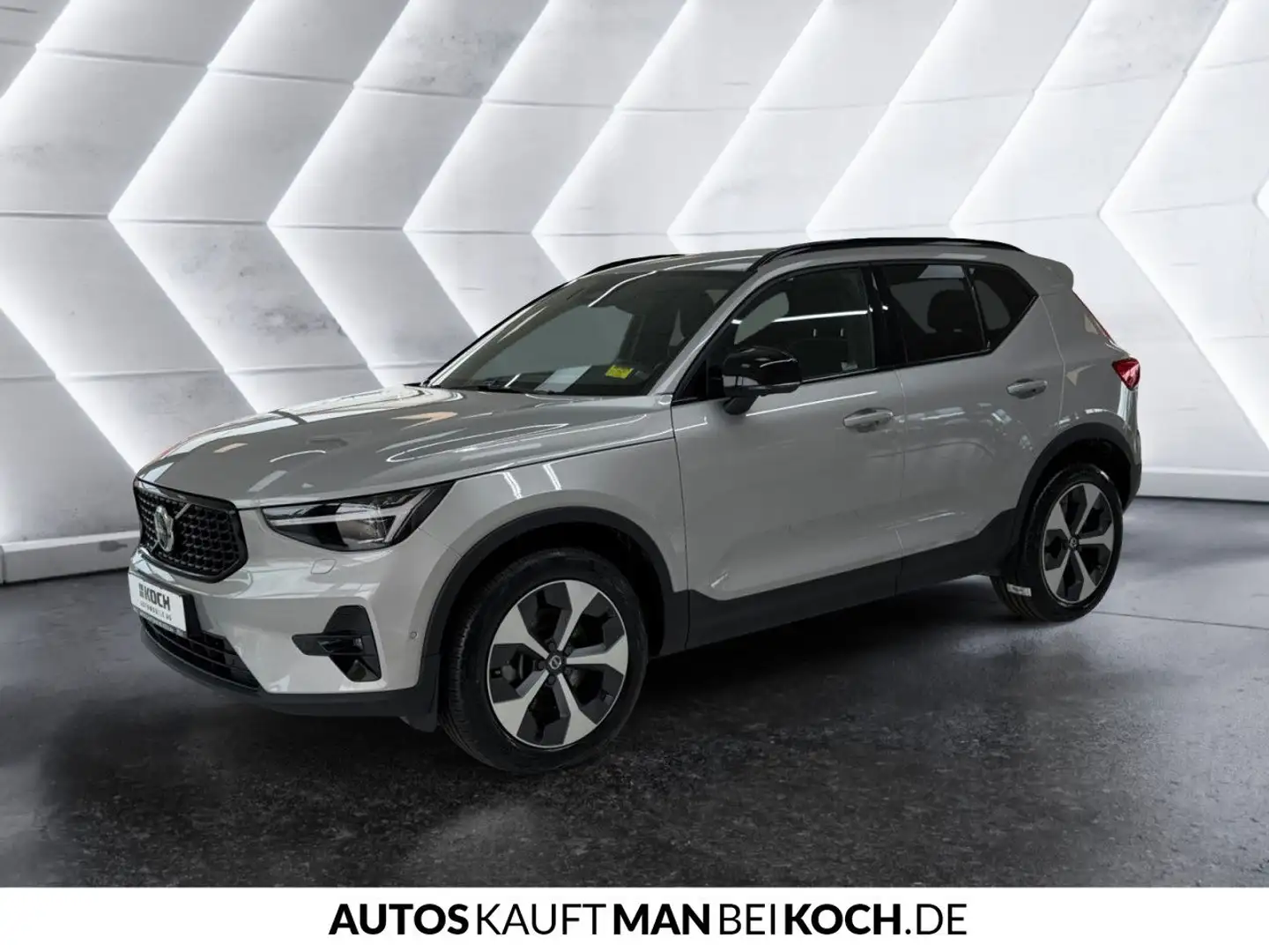 Volvo XC40 B3 Plus Dark ACC 360° Harman BLIS ACC Navi Silber - 2