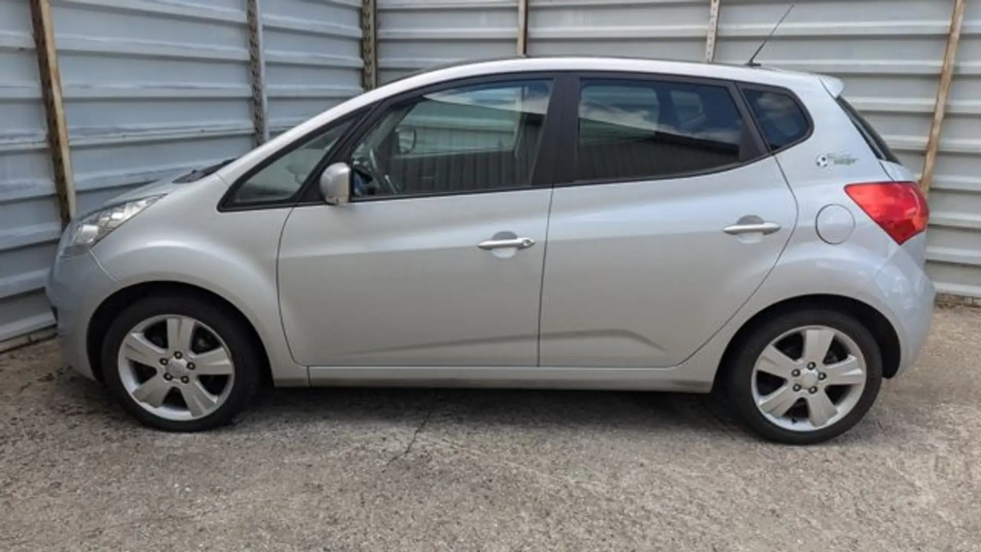 Kia Venga 1.6 Mind*1 Hand*60.884 Km*Rückfahrkam* Silber - 2