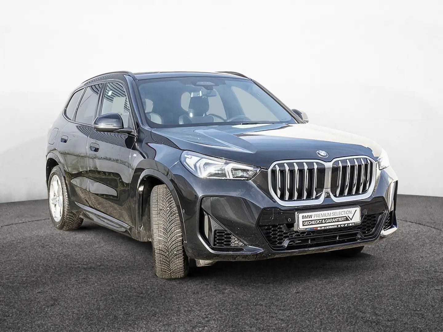 BMW X1 xDrive 23i M-Sport AHK+PANO+360°KAM+HUD Schwarz - 2