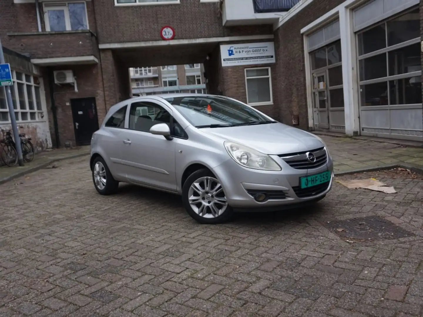 Opel Corsa 1.2, airco, 2x sleutels, NW APK, Nap! Zilver - 1