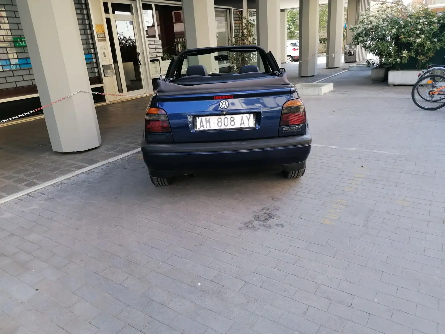 Volkswagen Golf Cabriolet Cabrio 1.6 Sport - 1